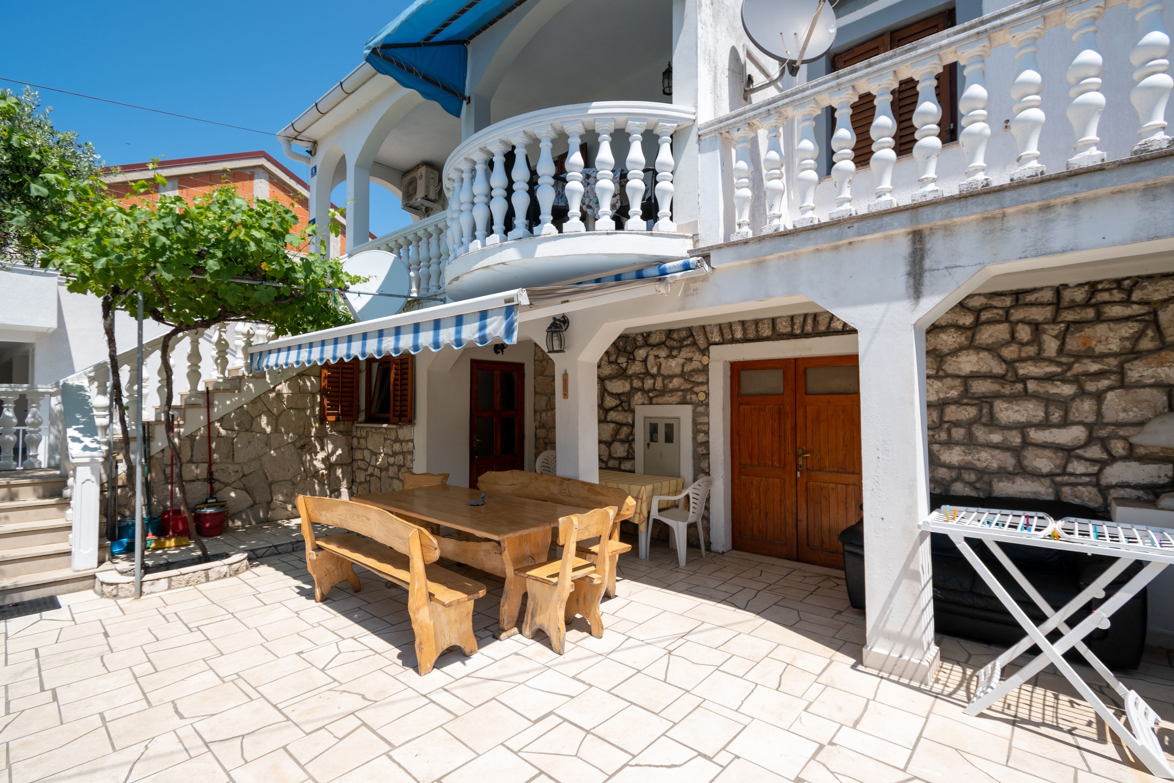 One bedroom apartment with terrace Povljana, Pag  A-b