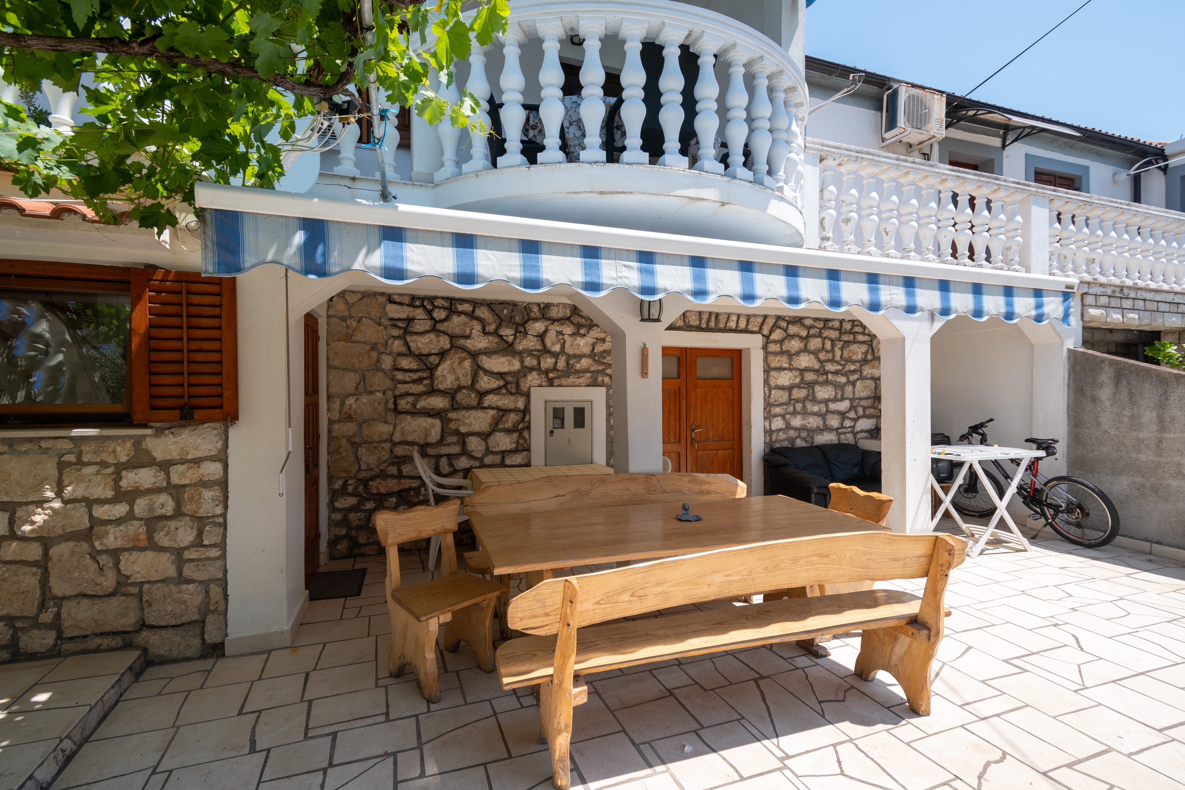 One bedroom apartment with terrace Povljana, Pag  A-b