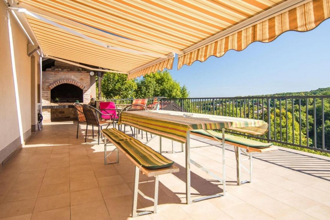 Four-bedroom house with terrace Samobor, Prigorje  K