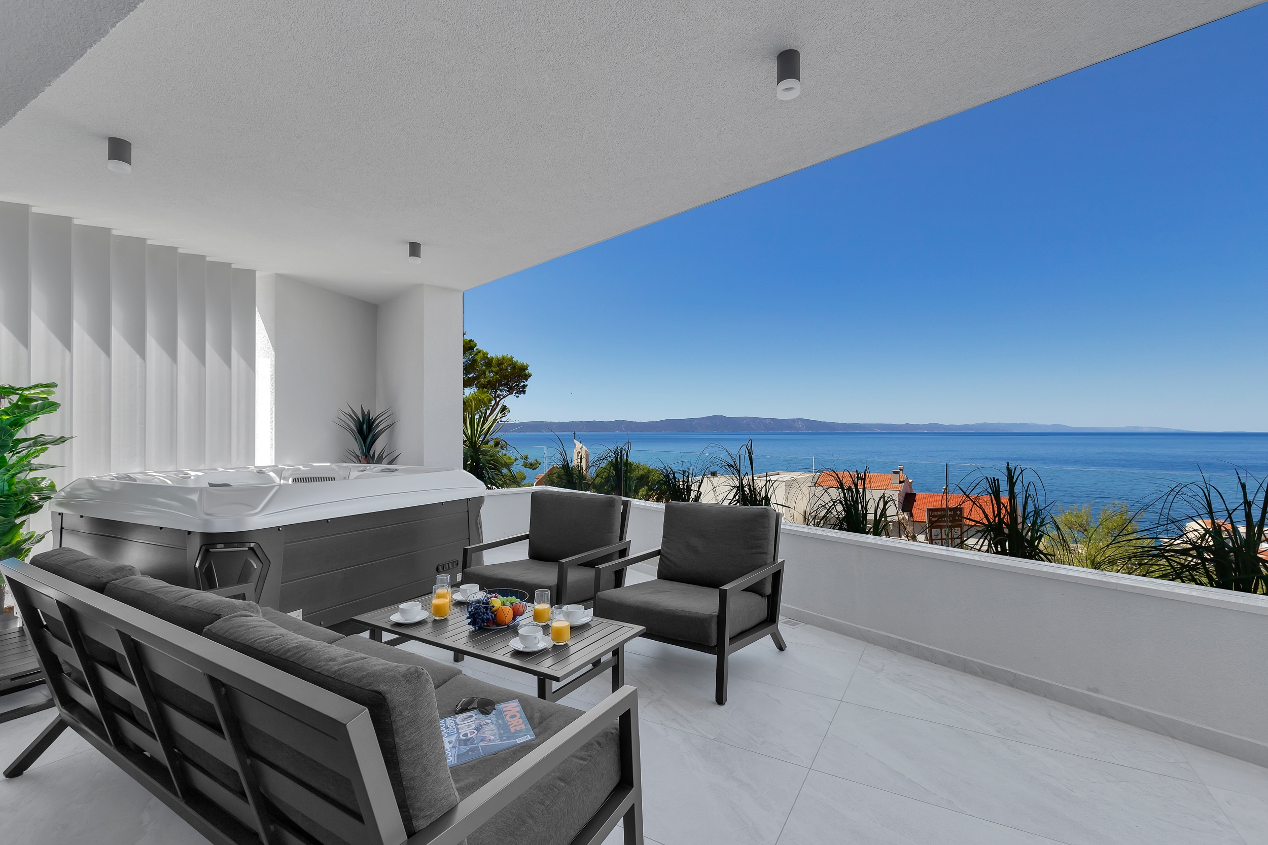 Two bedroom apartment with terrace and sea view Drašnice, Makarska  A-a