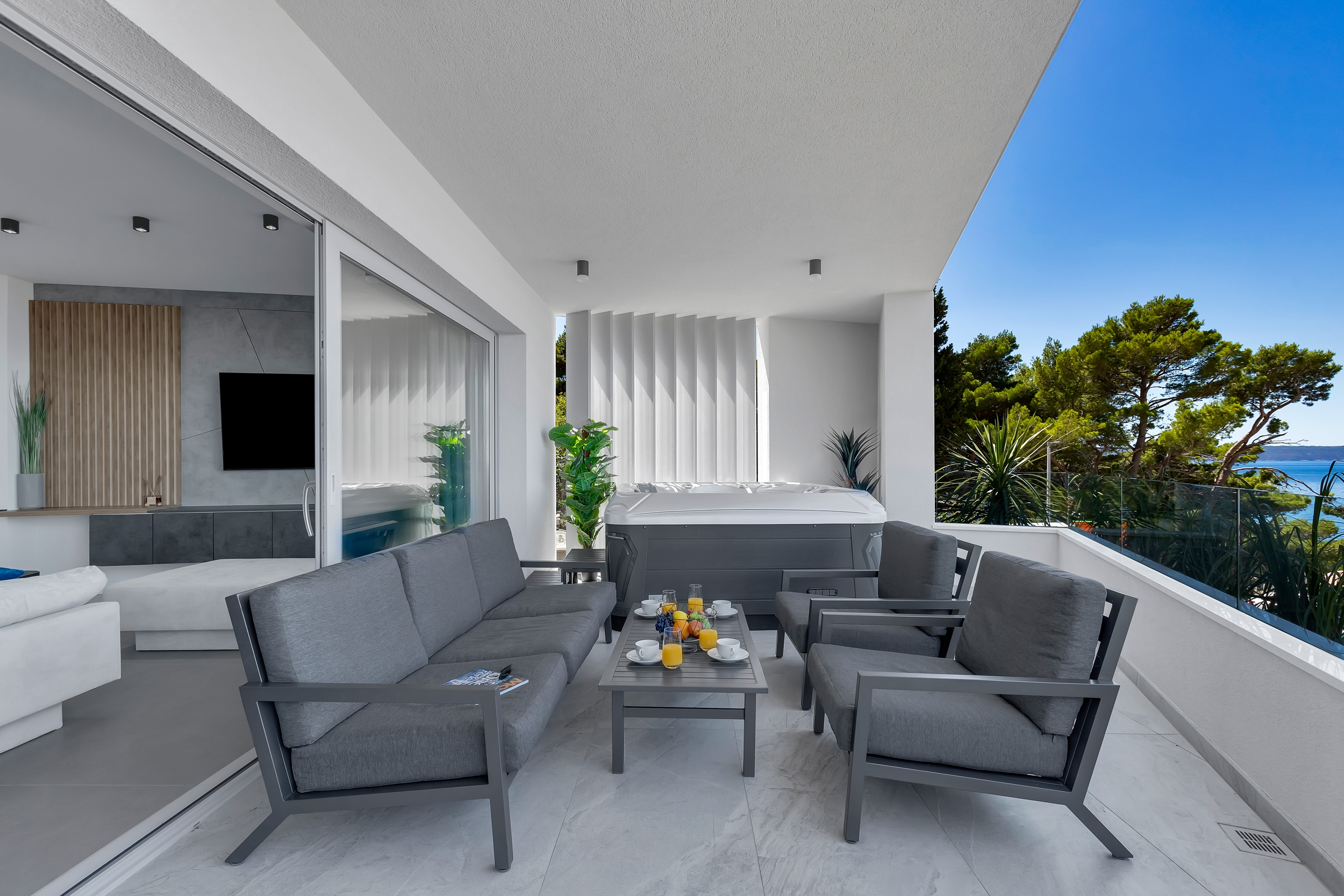 Two bedroom apartment with terrace and sea view Drašnice, Makarska  A-a
