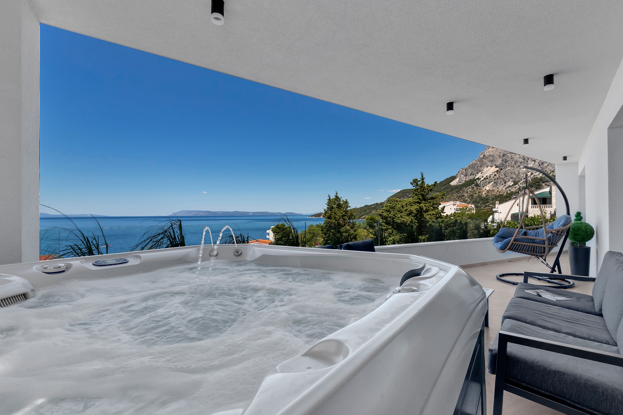 Two bedroom apartment with terrace and sea view Drašnice, Makarska  A-a