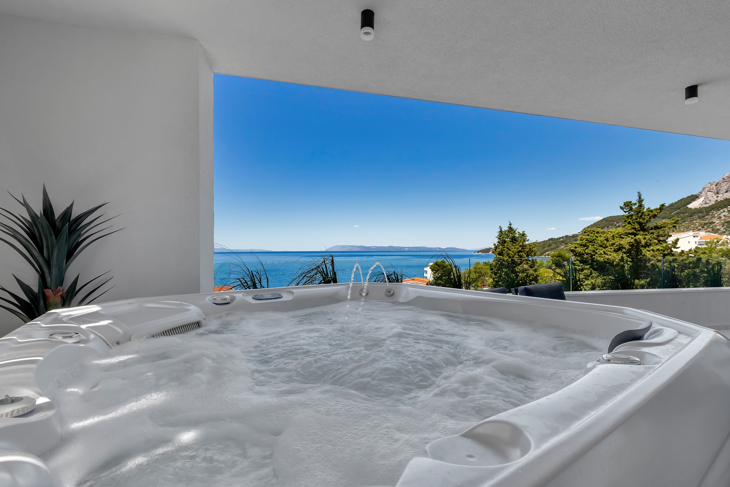 Two bedroom apartment with terrace and sea view Drašnice, Makarska  A-a