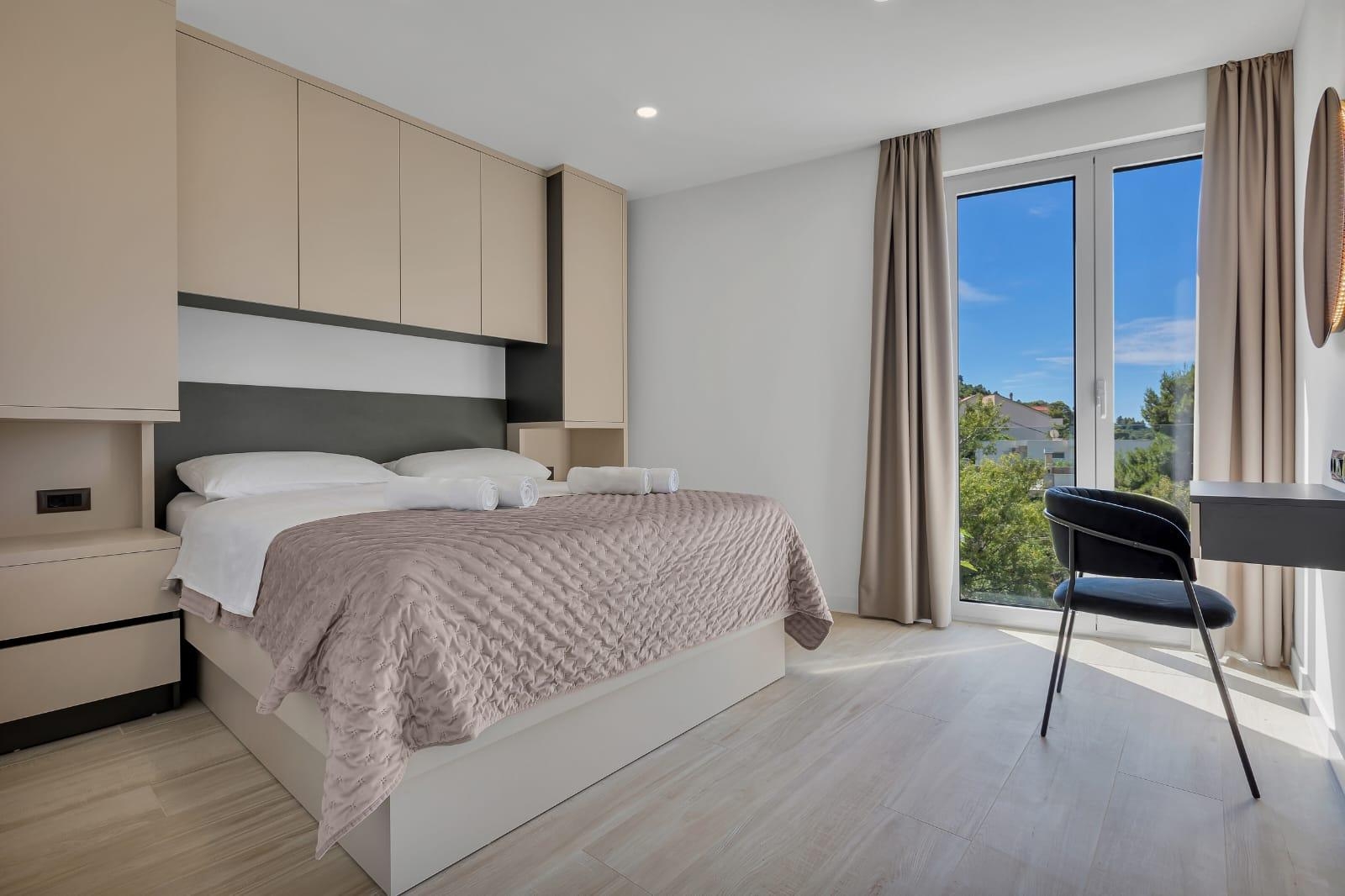 Four bedroom apartment with terrace and sea view Drašnice, Makarska  A-b
