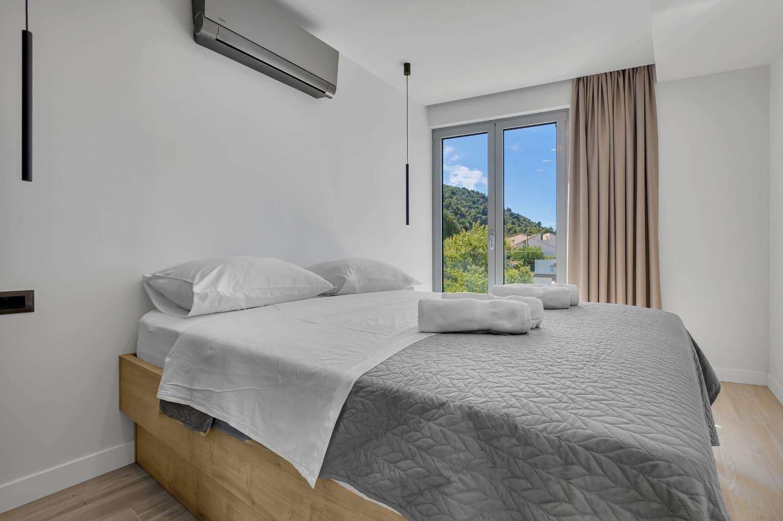 Four bedroom apartment with terrace and sea view Drašnice, Makarska  A-b