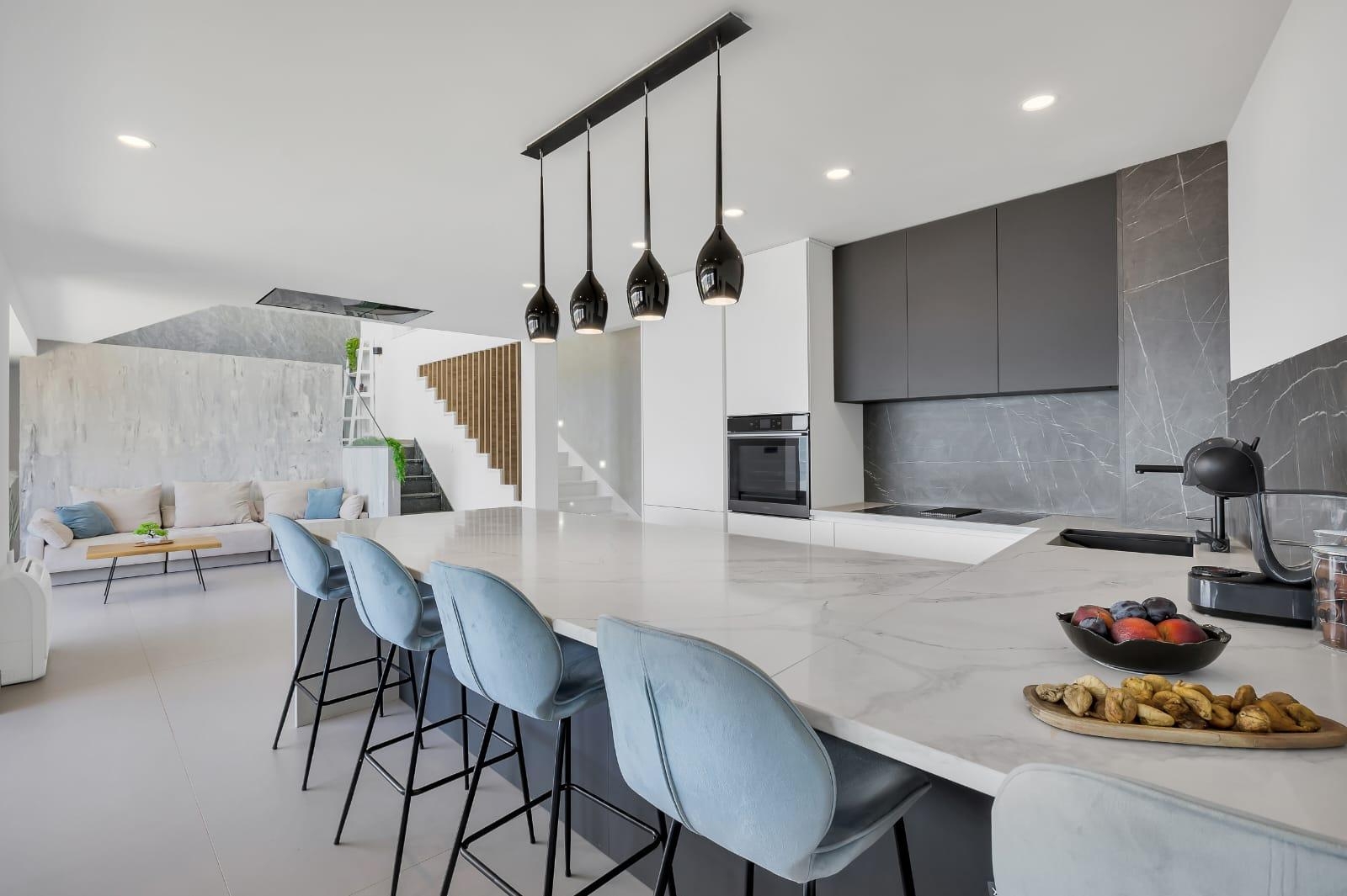 Four bedroom apartment with terrace and sea view Drašnice, Makarska  A-b