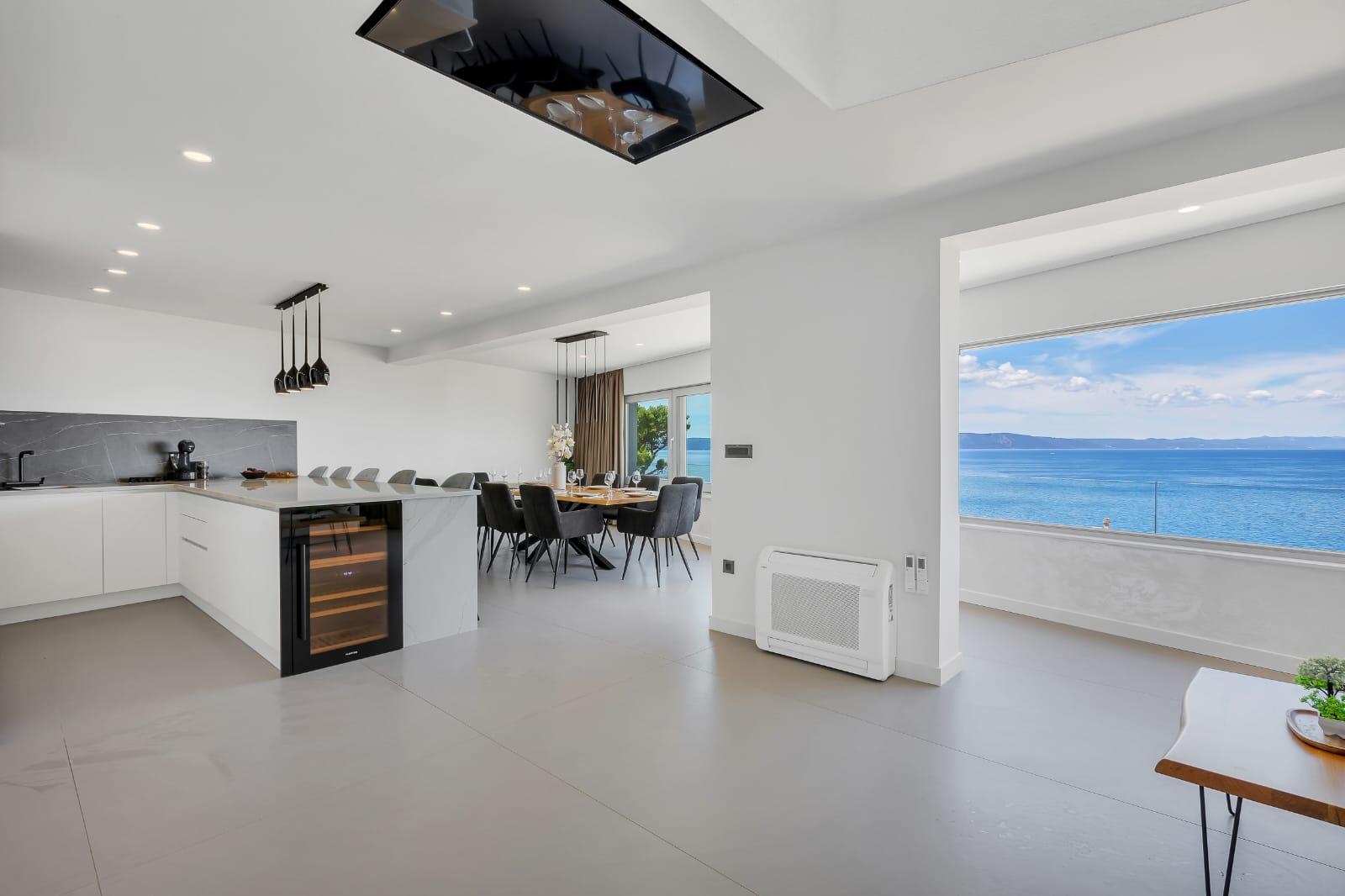 Four-bedroom apartment with terrace and sea view Drašnice, Makarska (A-21341-b) Four-bedroom apartment with terrace and sea view Drašnice, Makarska (A-21341-b)