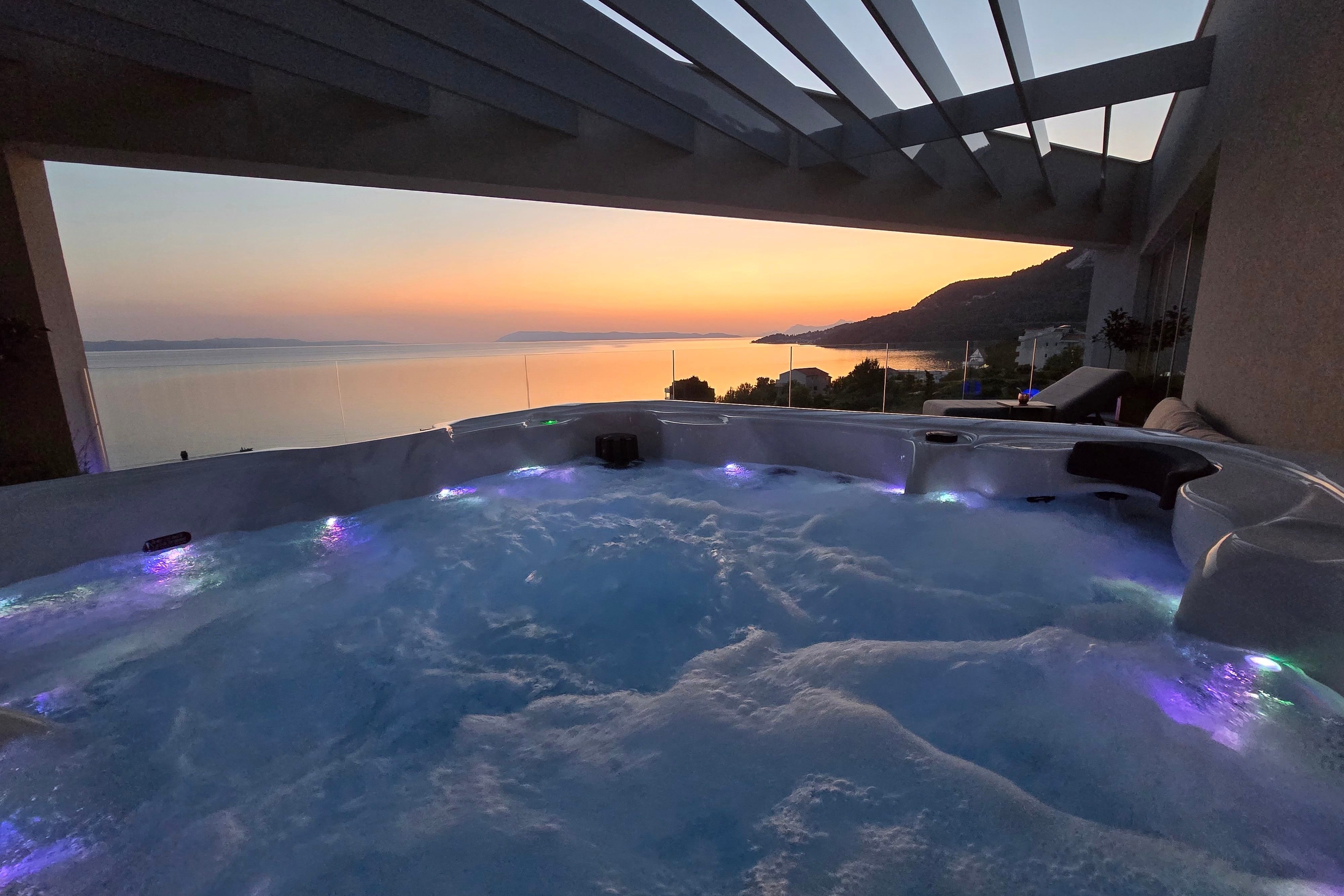 Four bedroom apartment with terrace and sea view Drašnice, Makarska  A-b