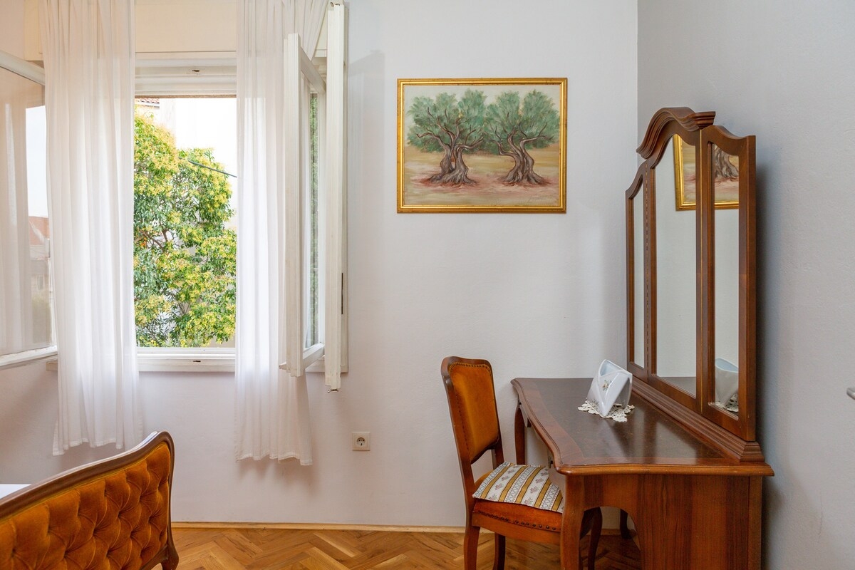One bedroom apartment with balcony Split  A-a