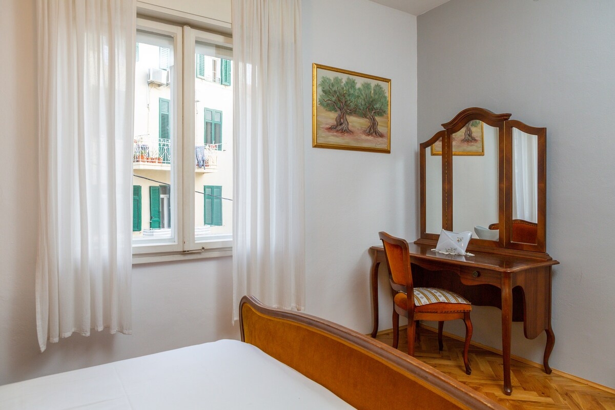 One bedroom apartment with balcony Split  A-a