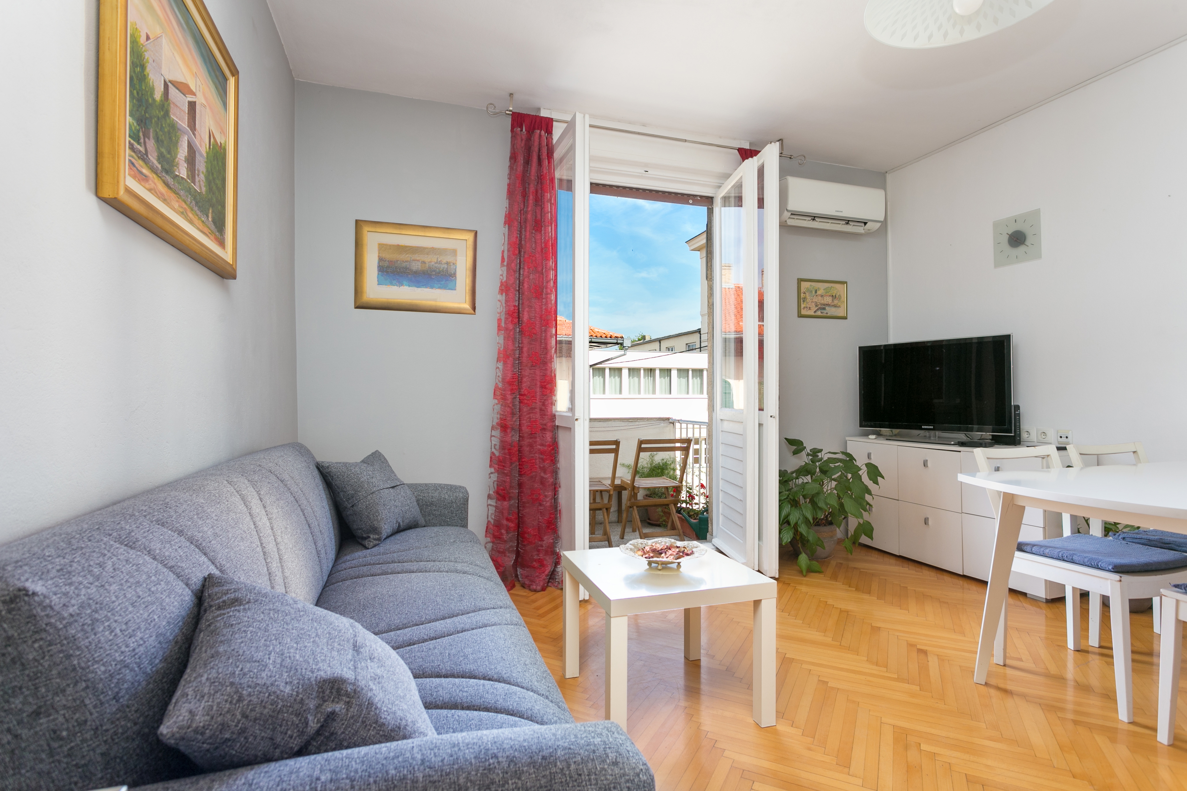 One bedroom apartment with balcony Split (A-21345-a) One bedroom apartment with balcony Split (A-21345-a)