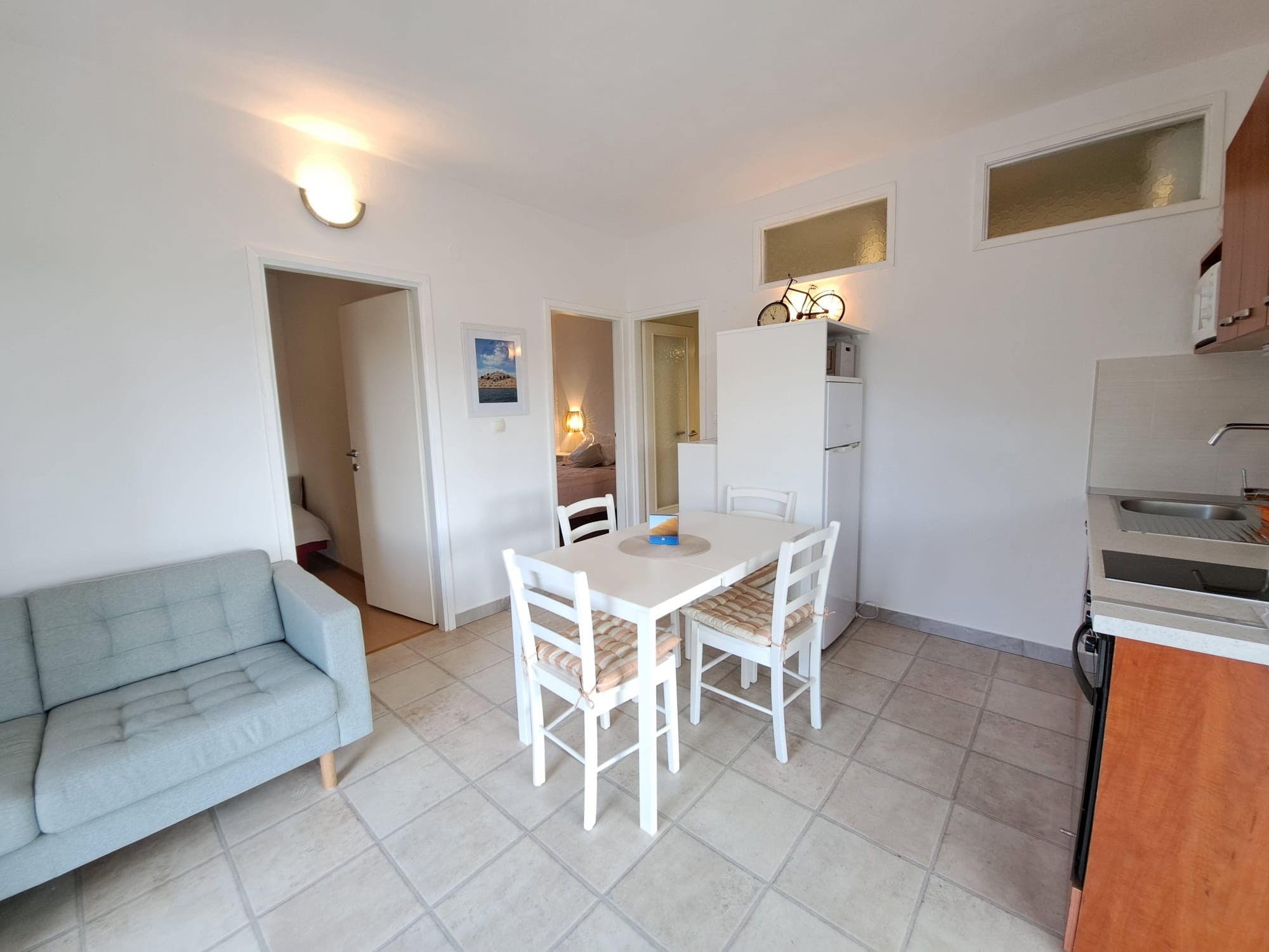 Two bedroom apartment with terrace and sea view Rogač, Šolta (A-21346-a)