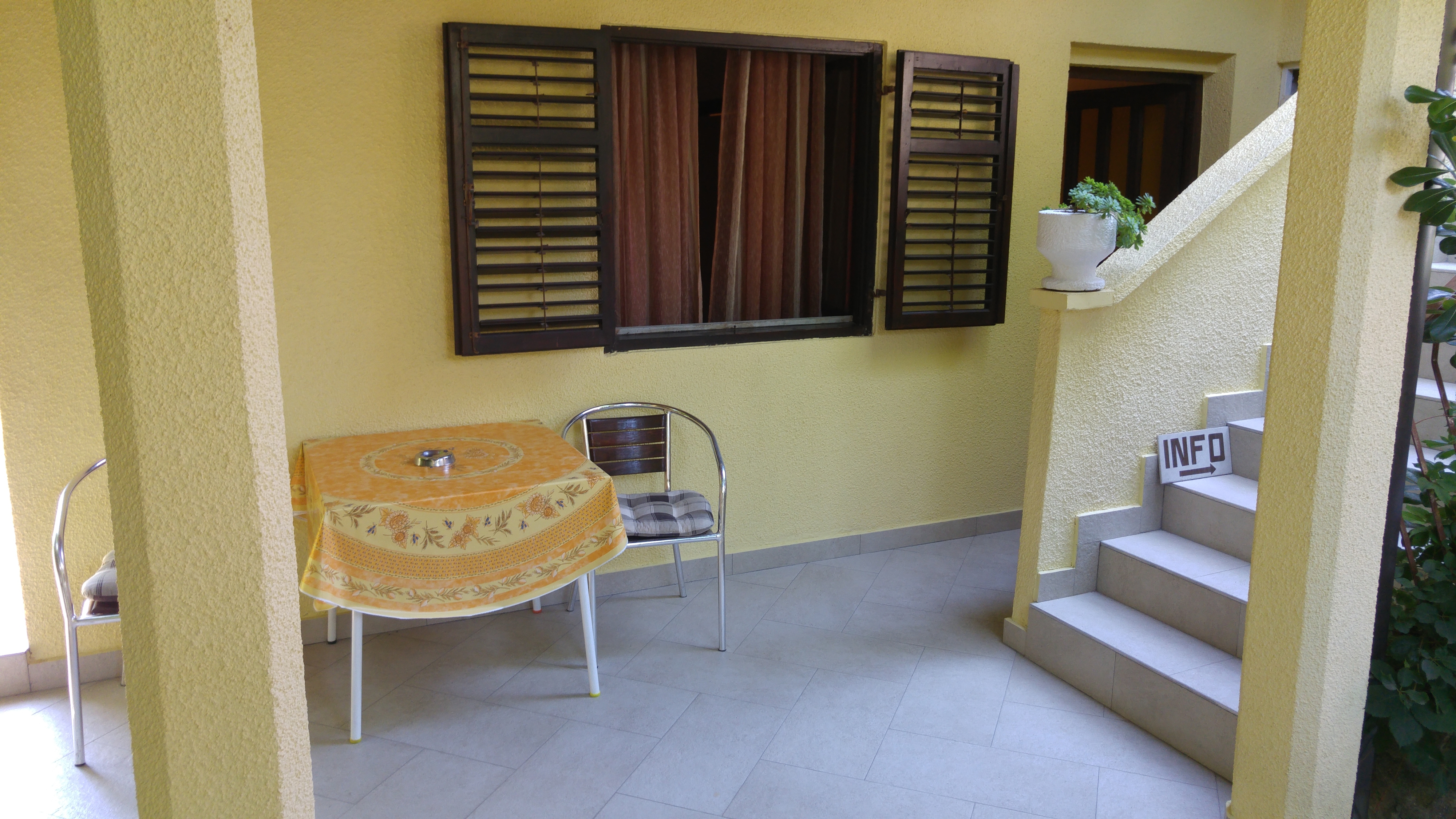 Two bedroom apartment with terrace Cavtat, Dubrovnik  A-a