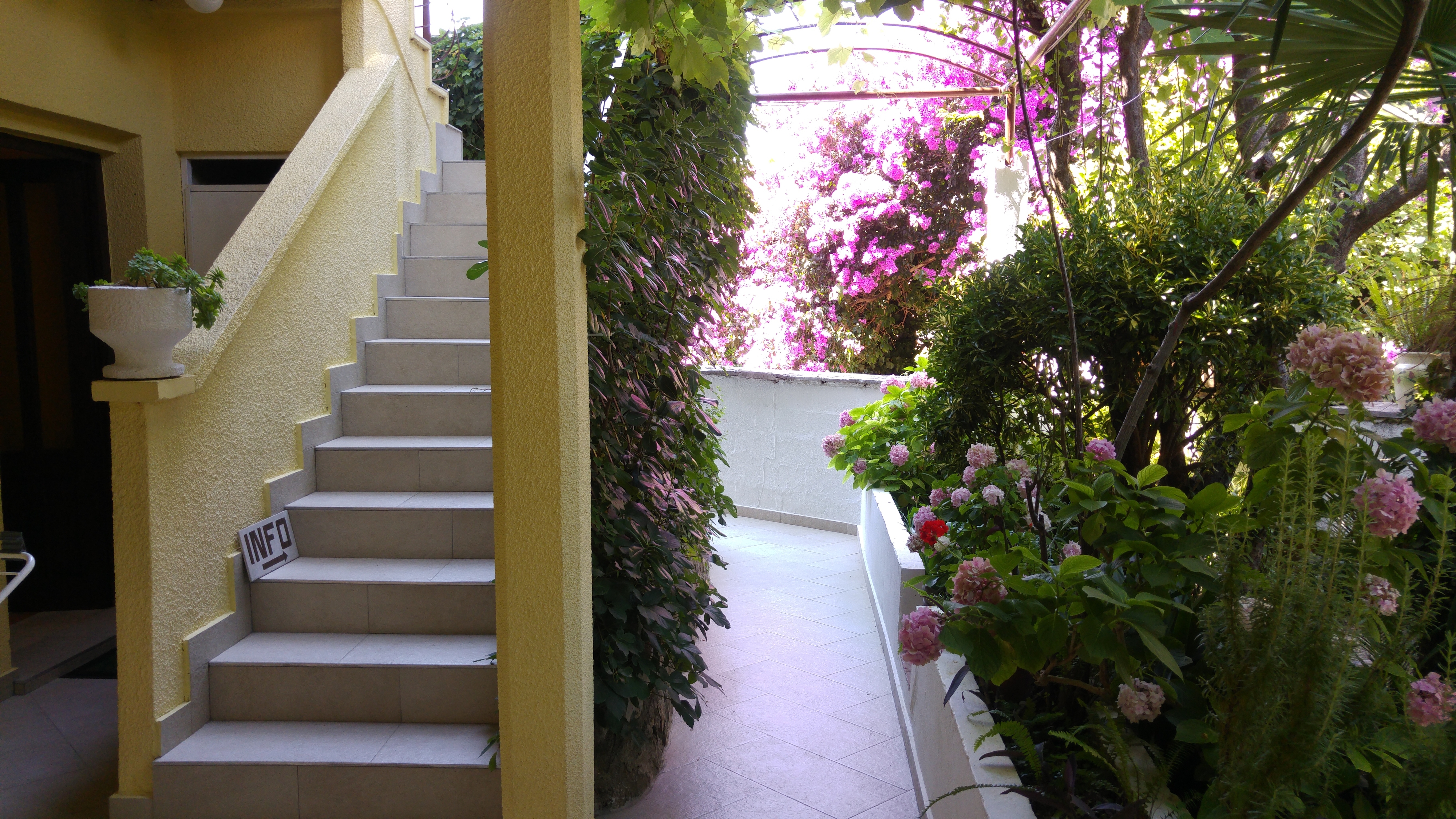 Two bedroom apartment with terrace Cavtat, Dubrovnik  A-a