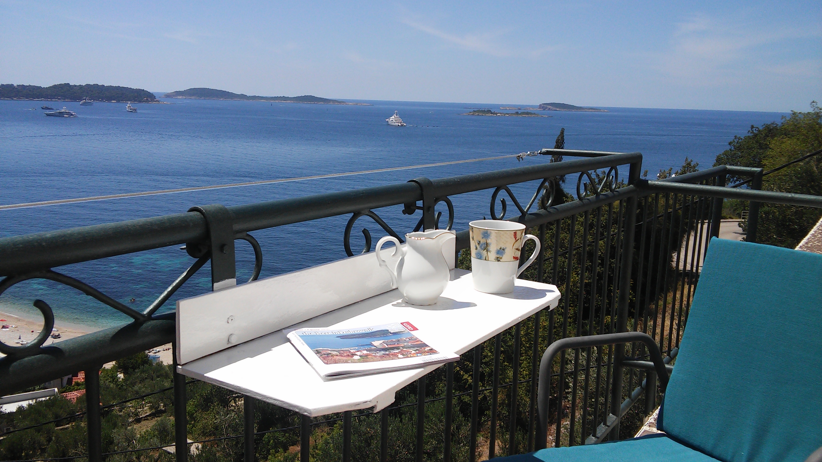 Two bedroom apartment with balcony and sea view Plat, Dubrovnik  A-b