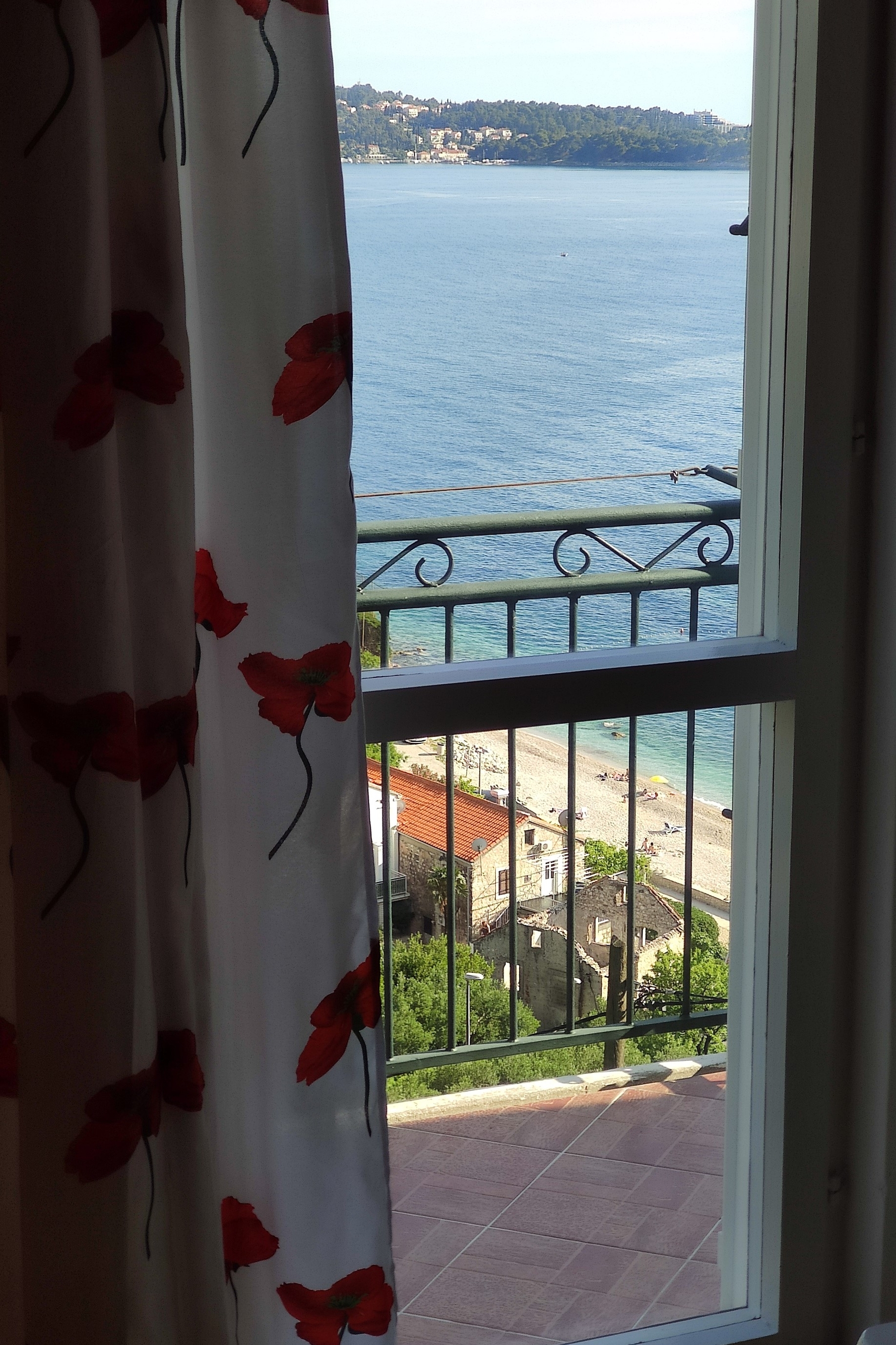 Two bedroom apartment with balcony and sea view Plat, Dubrovnik  A-b