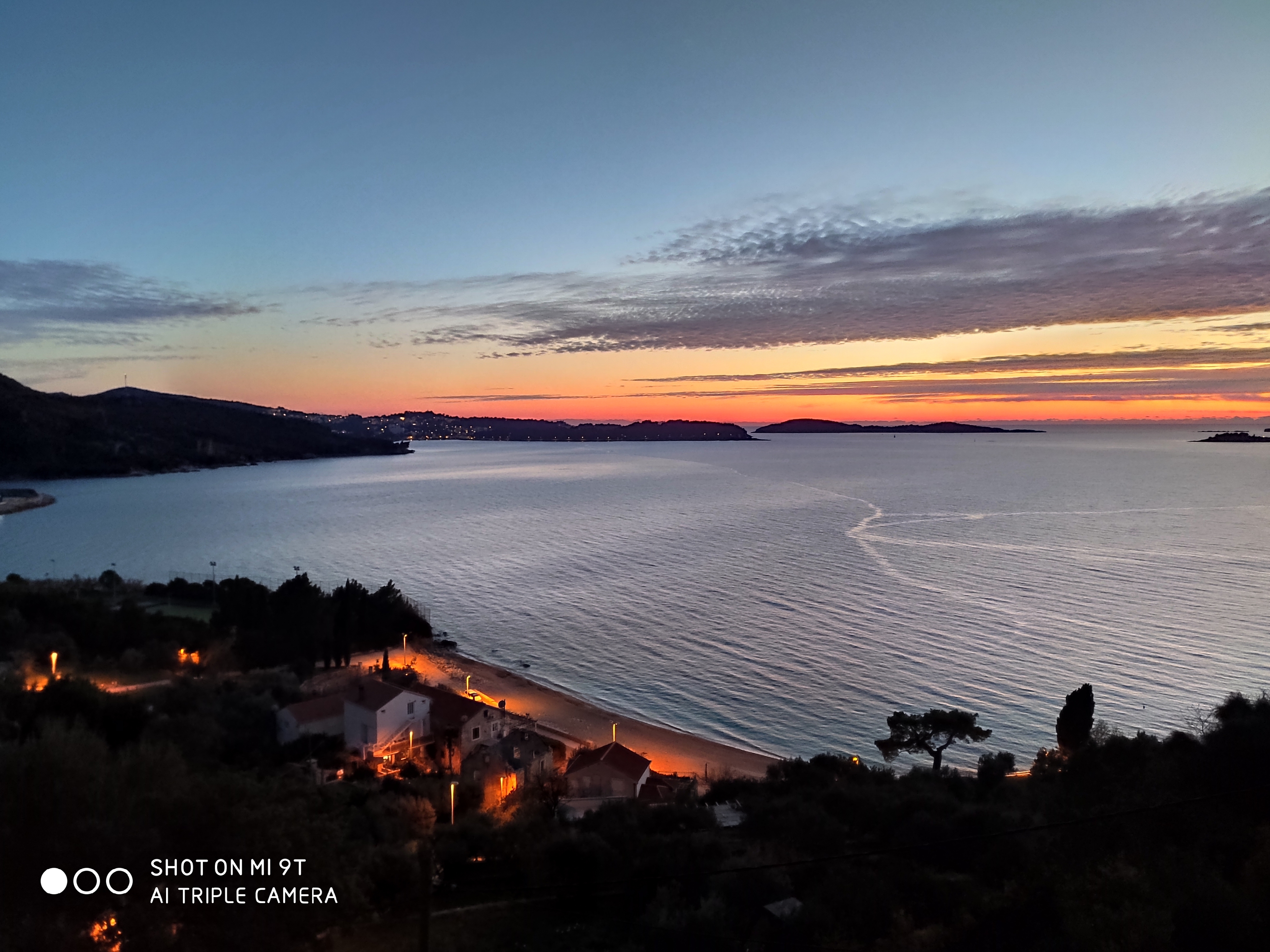 Two bedroom apartment with balcony and sea view Plat, Dubrovnik  A-b