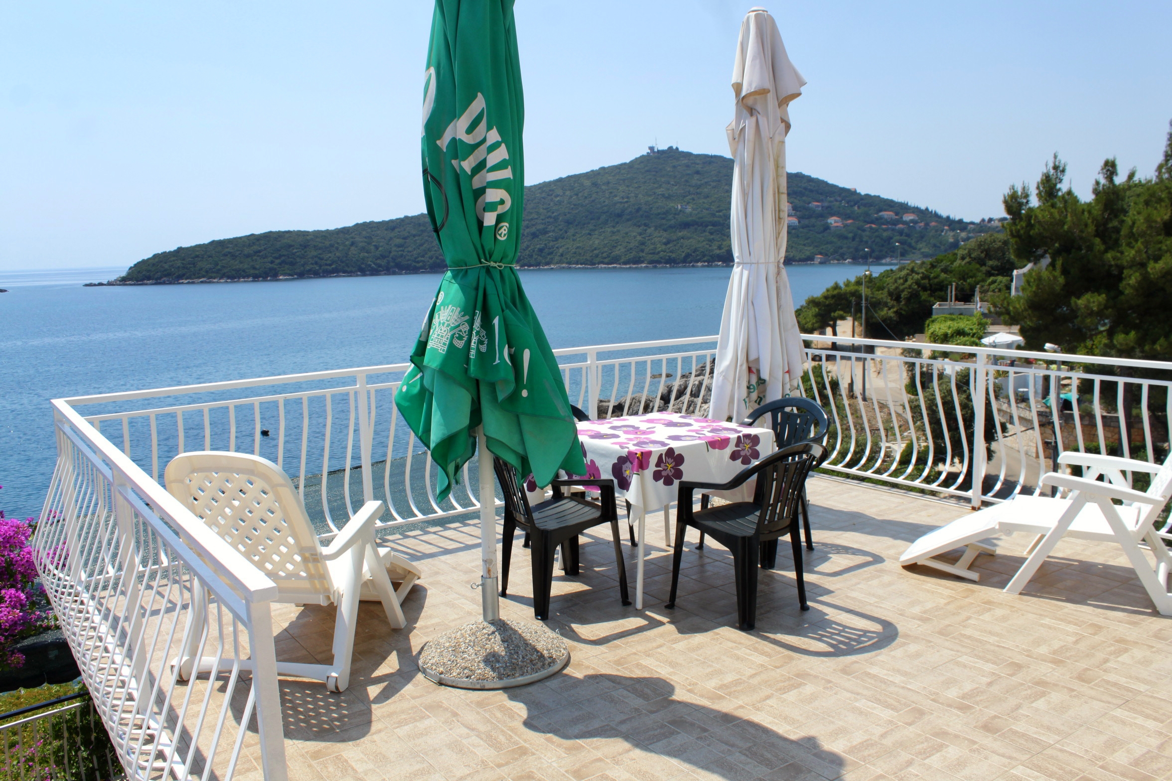 Two bedroom apartment near beach Molunat, Dubrovnik (A-2137-b) Two bedroom apartment near beach Molunat, Dubrovnik (A-2137-b)