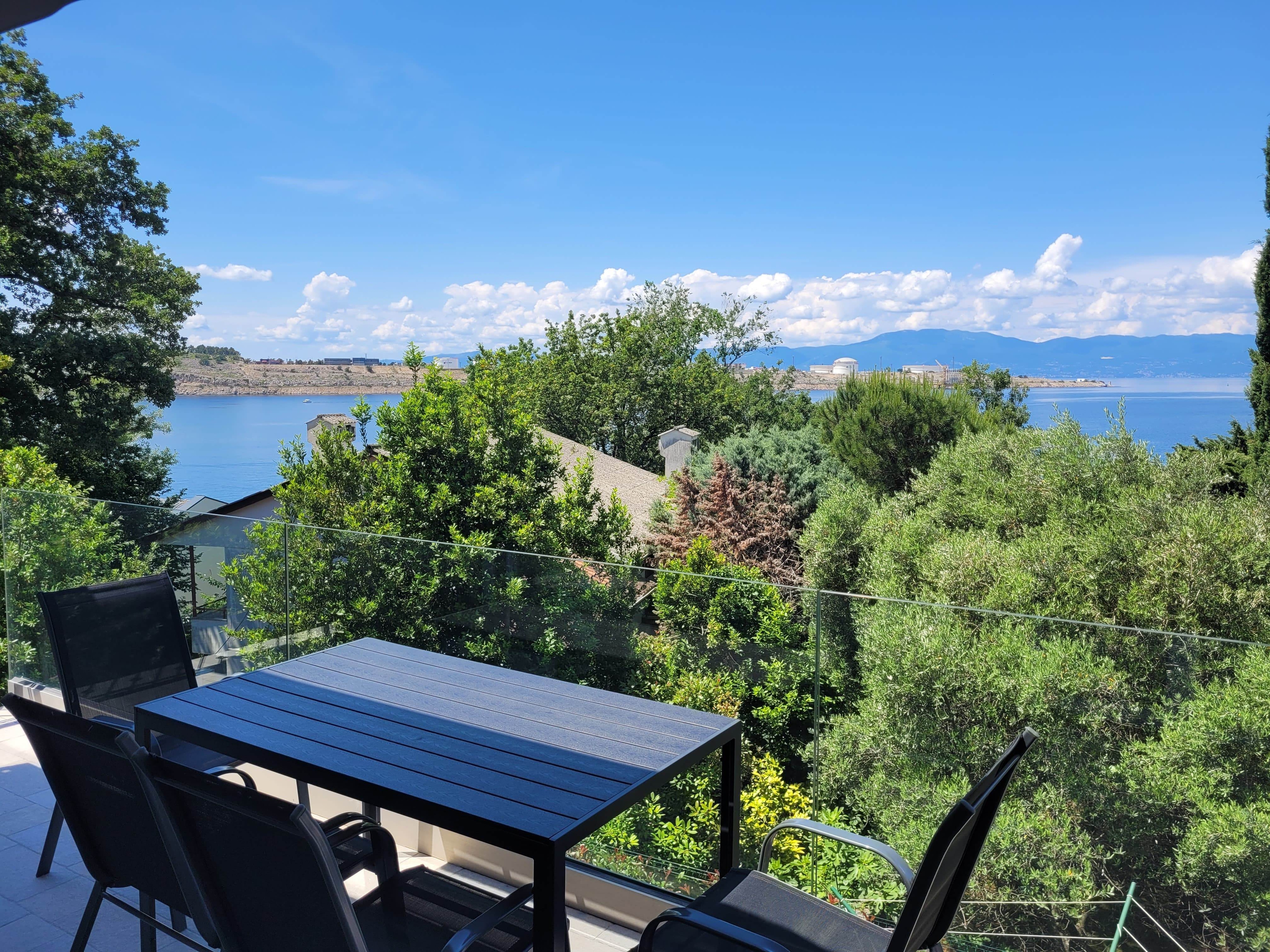 Two bedroom apartment with terrace and sea view Omišalj, Krk  A-b
