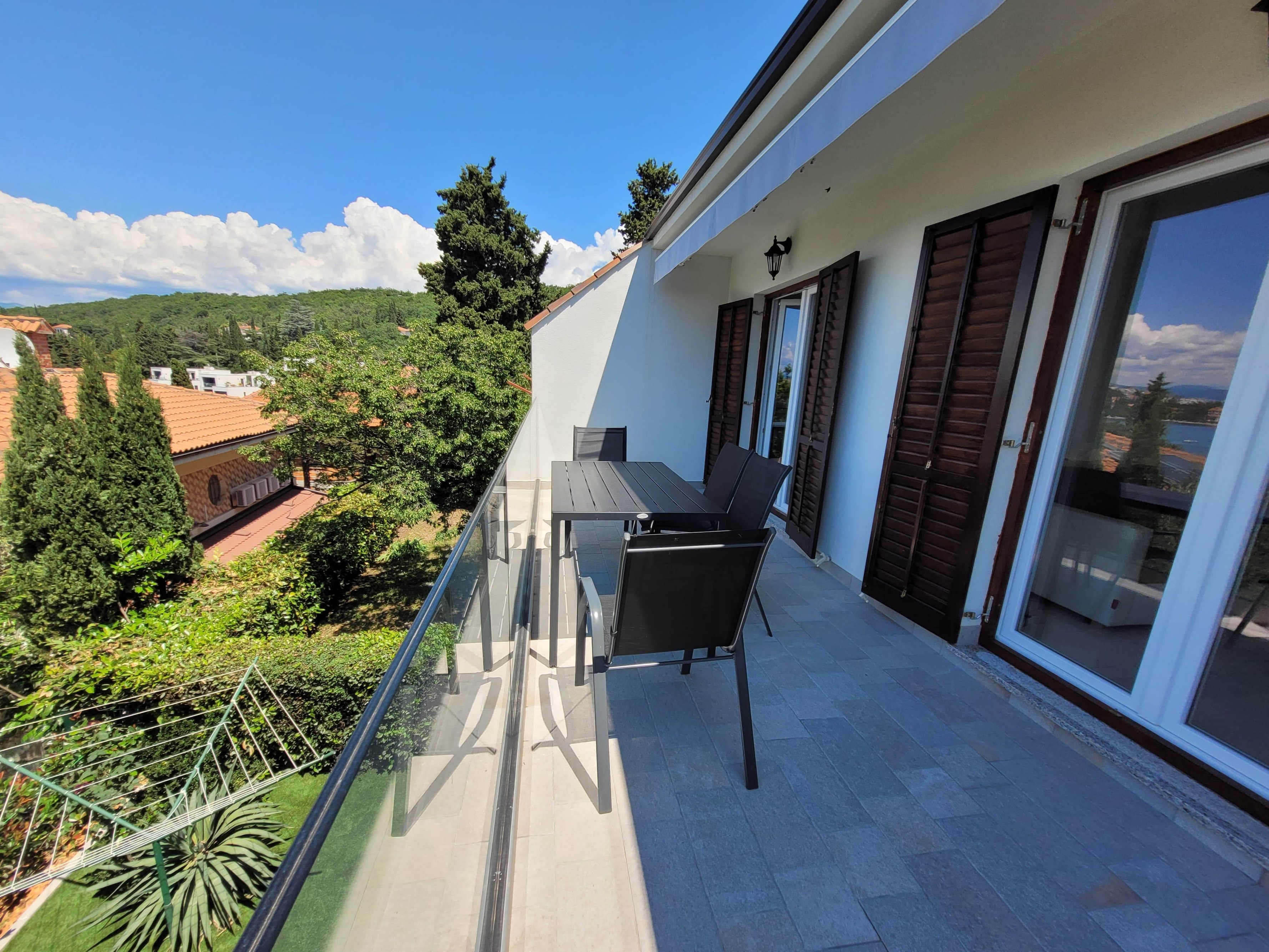 Two bedroom apartment with terrace and sea view Omišalj, Krk  A-b