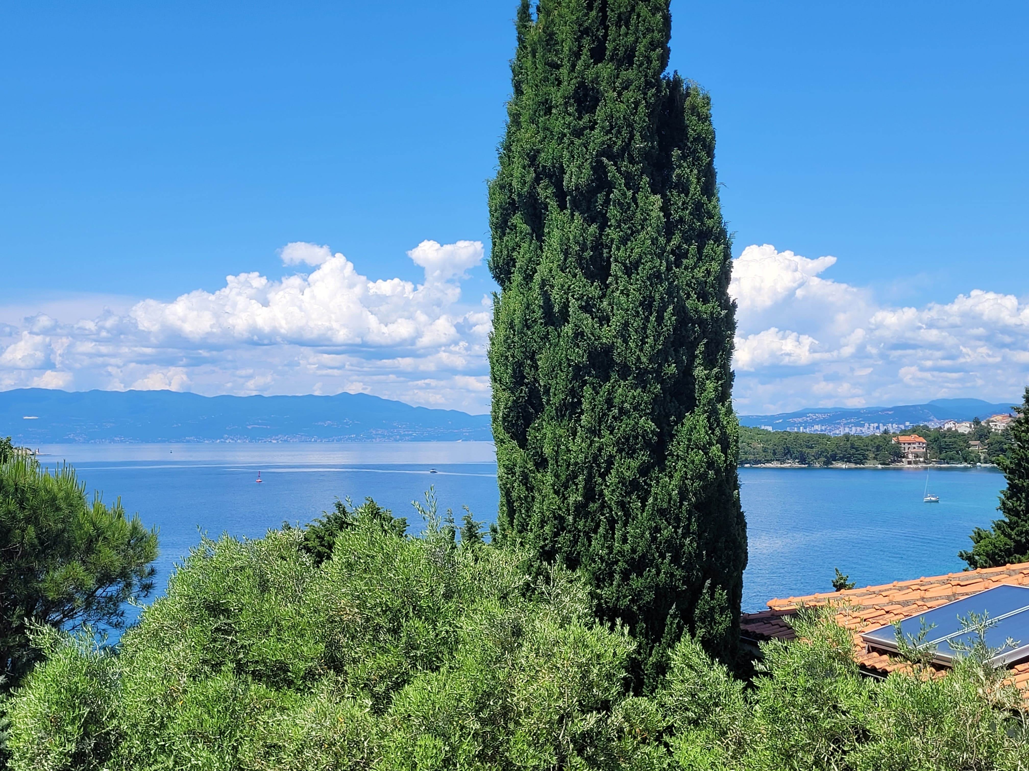 Two bedroom apartment with terrace and sea view Omišalj, Krk  A-b