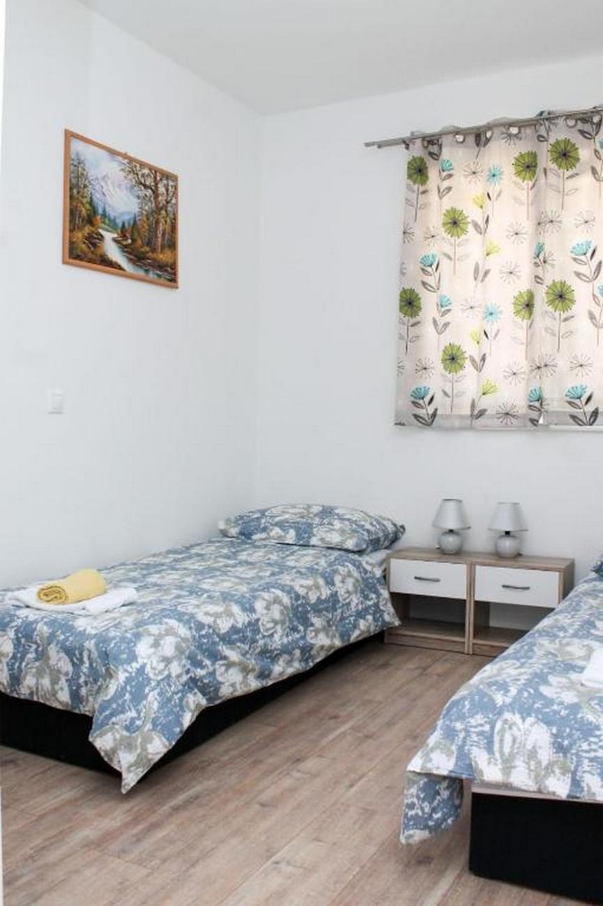 Two bedroom apartment with balcony and sea view Kaštel Kambelovac, Kaštela  A-a