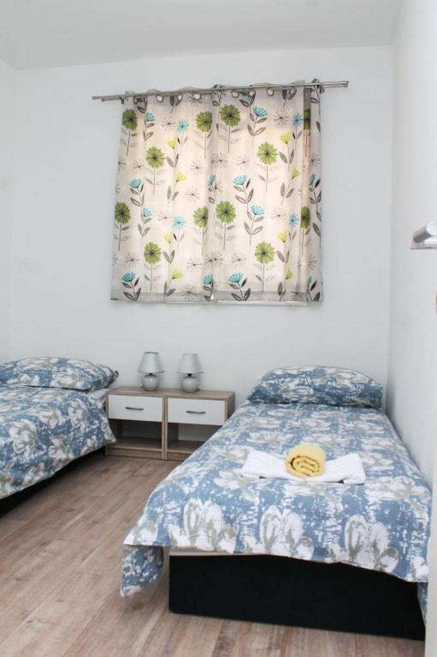 Two bedroom apartment with balcony and sea view Kaštel Kambelovac, Kaštela  A-a