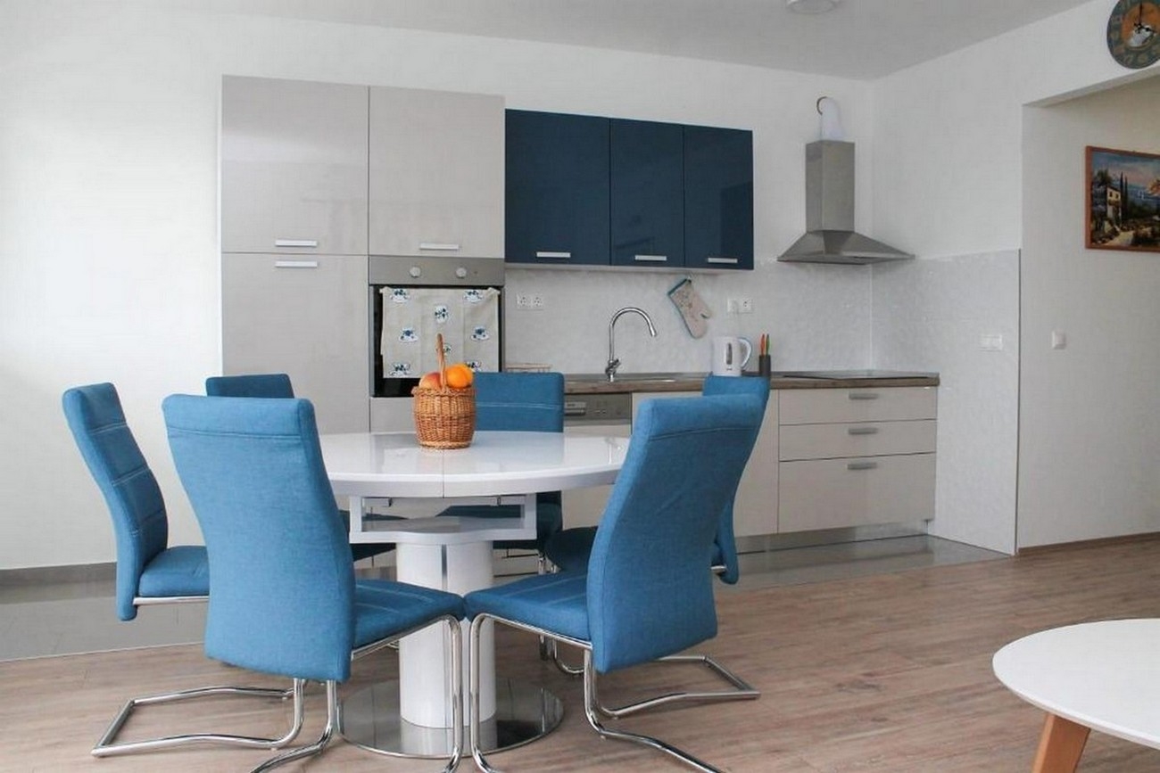 Two bedroom apartment with balcony and sea view Kaštel Kambelovac, Kaštela  A-a