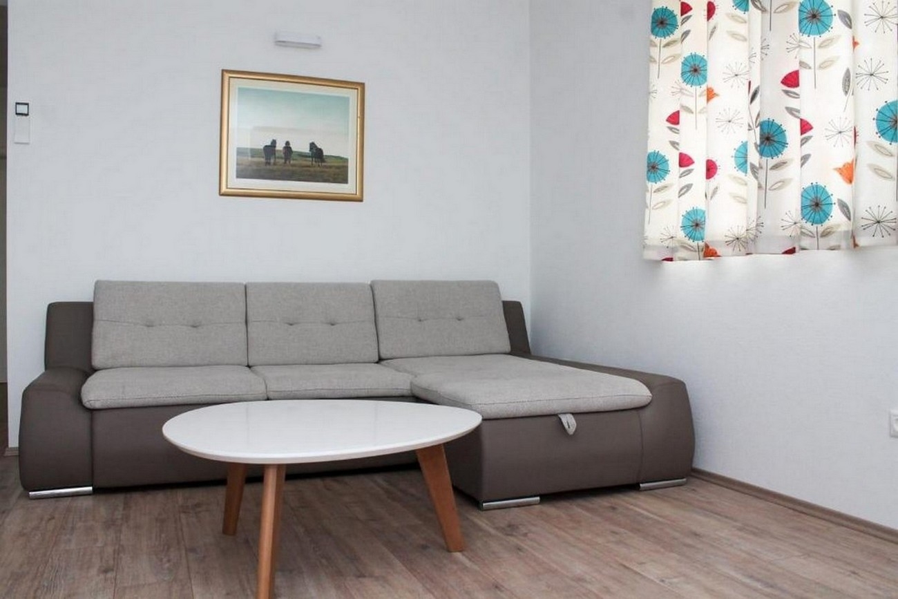 Two bedroom apartment with balcony and sea view Kaštel Kambelovac, Kaštela  A-a