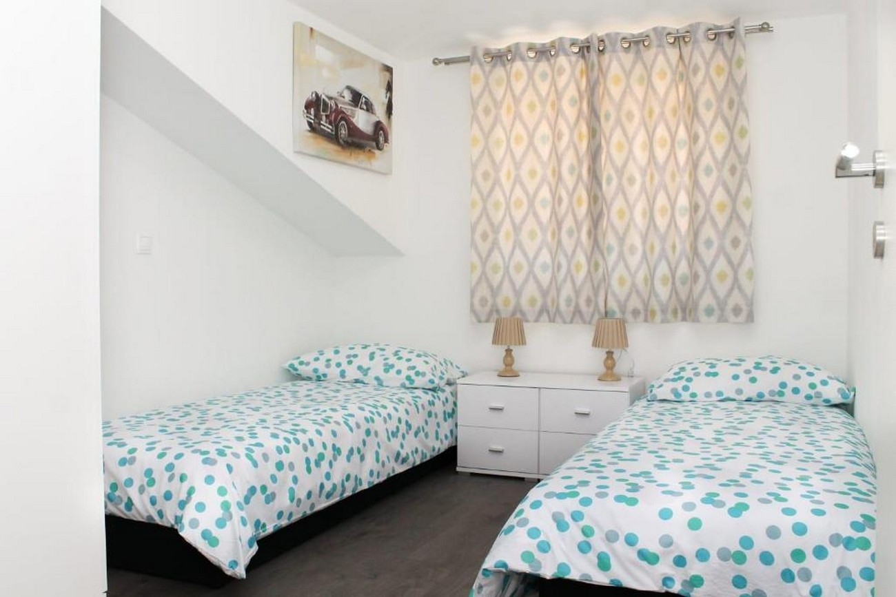 Two bedroom apartment with balcony and sea view Kaštel Kambelovac, Kaštela  A-b