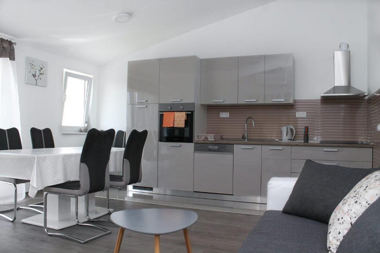 Two bedroom apartment with balcony and sea view Kaštel Kambelovac, Kaštela  A-b