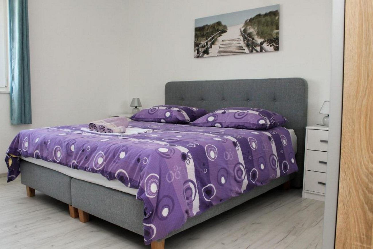Two bedroom apartment with balcony and sea view Kaštel Kambelovac, Kaštela  A-c