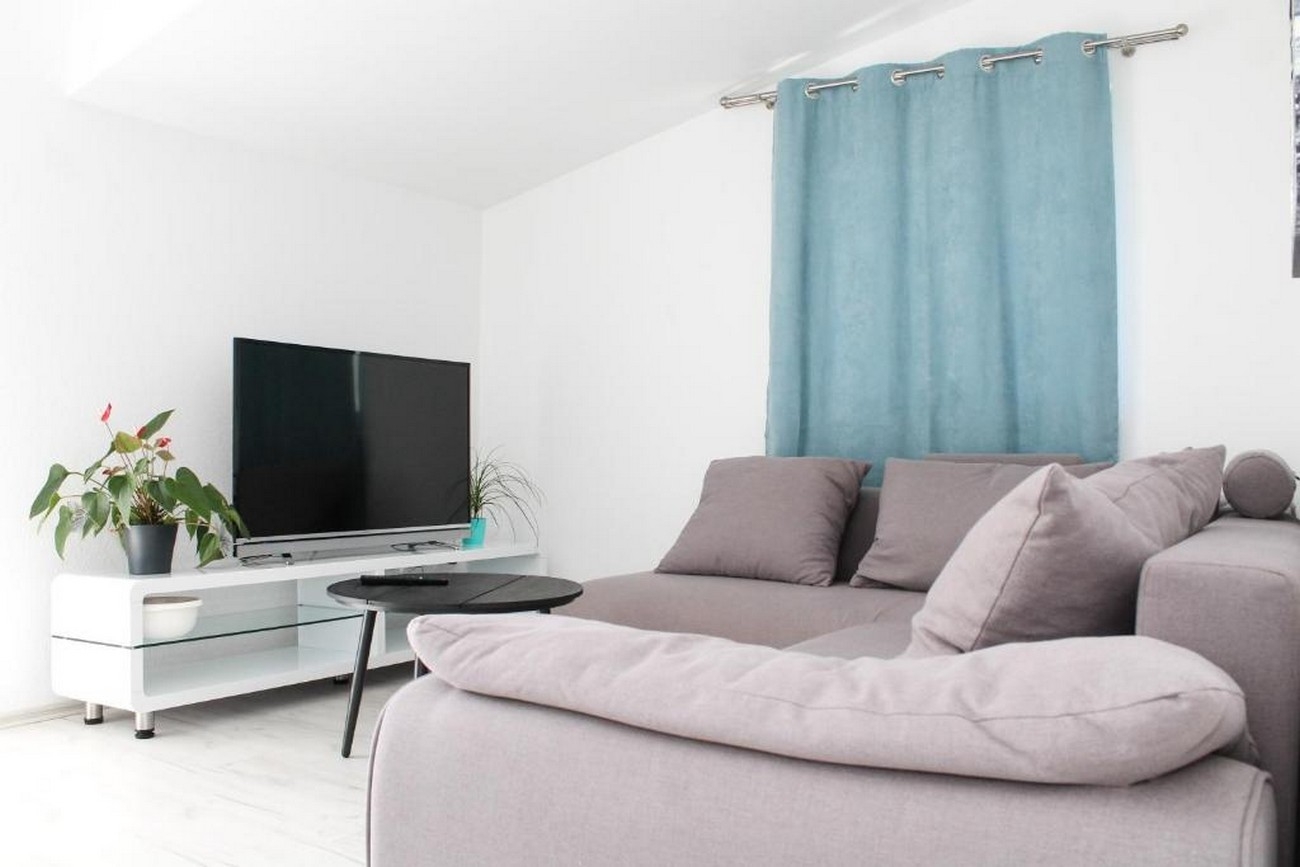 Two bedroom apartment with balcony and sea view Kaštel Kambelovac, Kaštela  A-c