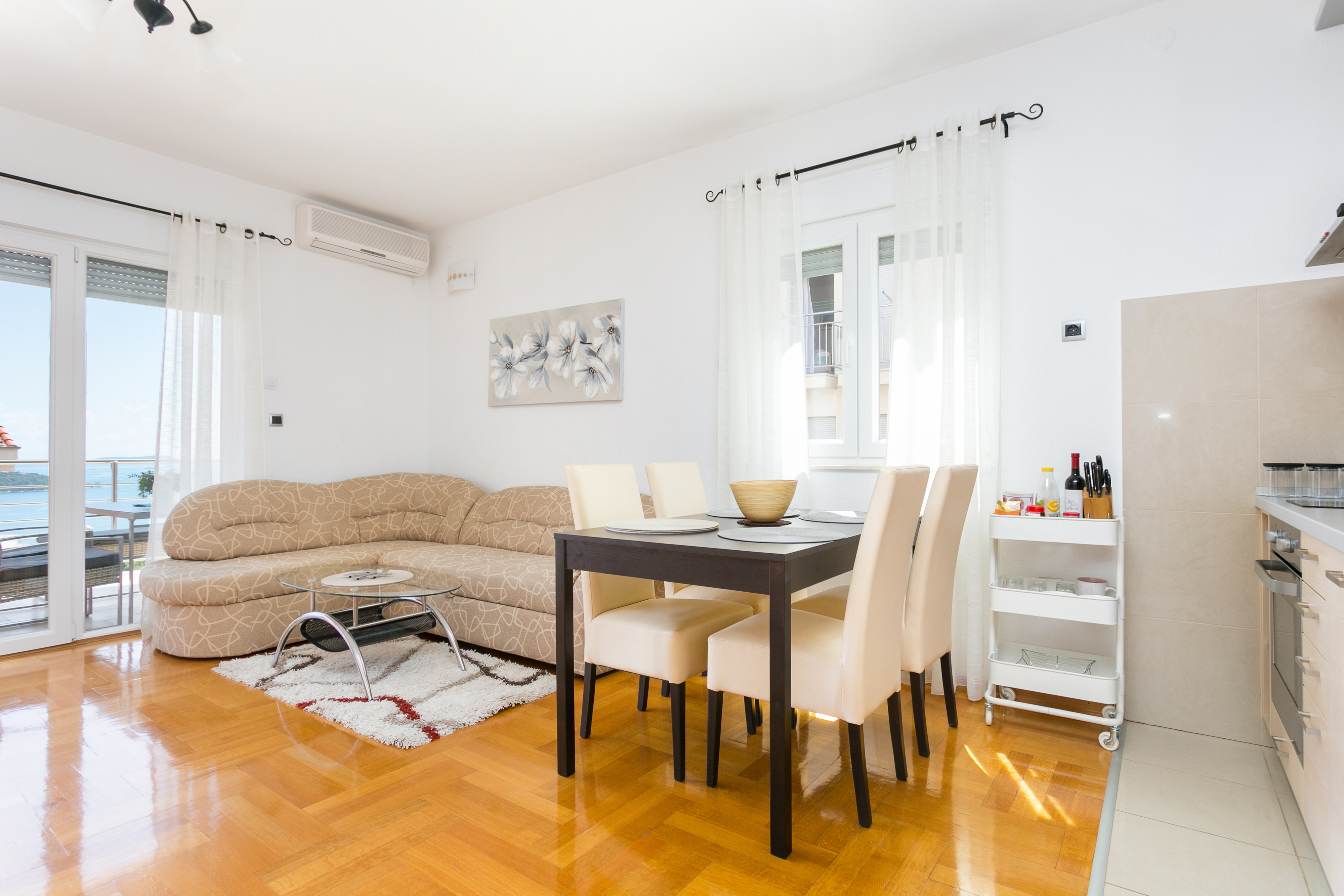 One bedroom apartment with terrace and sea view Seget Donji, Trogir (A-21374-a) One bedroom apartment with terrace and sea view Seget Donji, Trogir (A-21374-a)