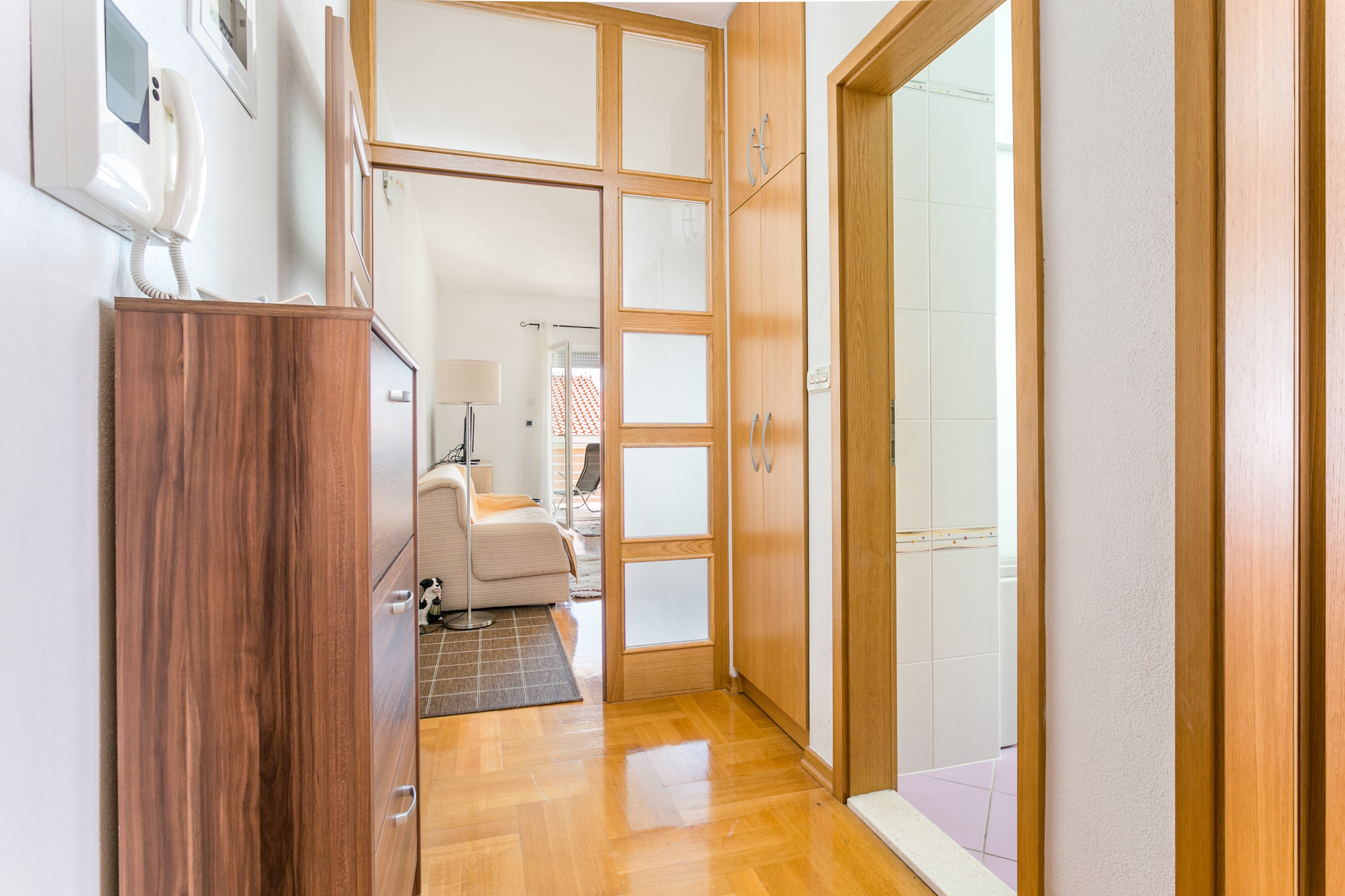 One bedroom apartment with terrace and sea view Seget Donji, Trogir  A-a