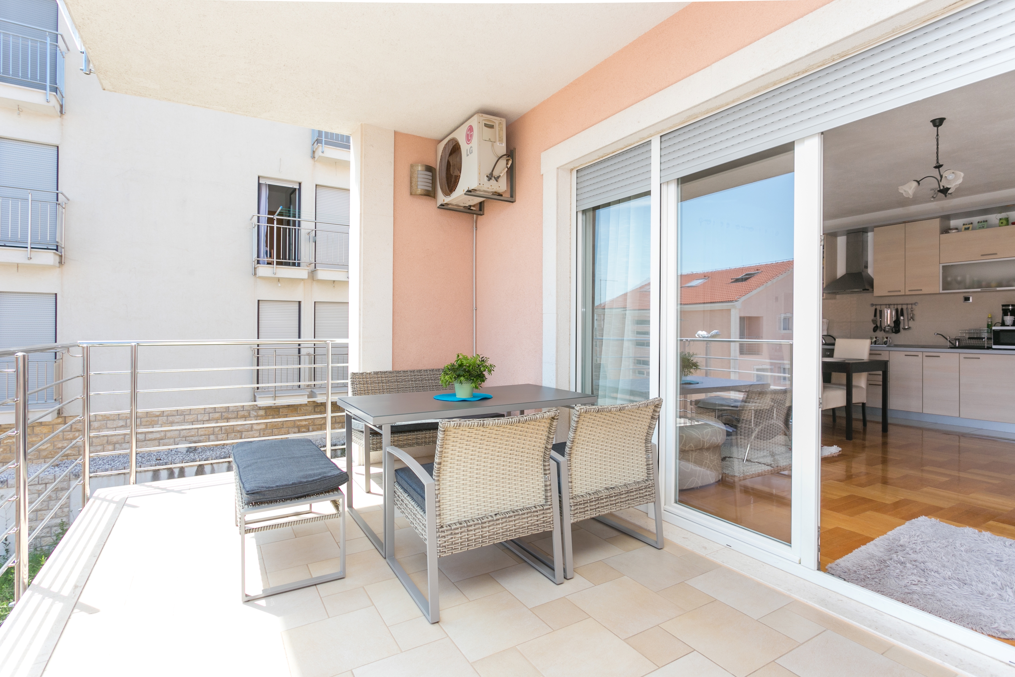 One bedroom apartment with terrace and sea view Seget Donji, Trogir  A-a