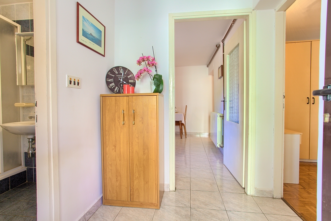 One bedroom apartment with terrace Vantačići, Krk  A-a