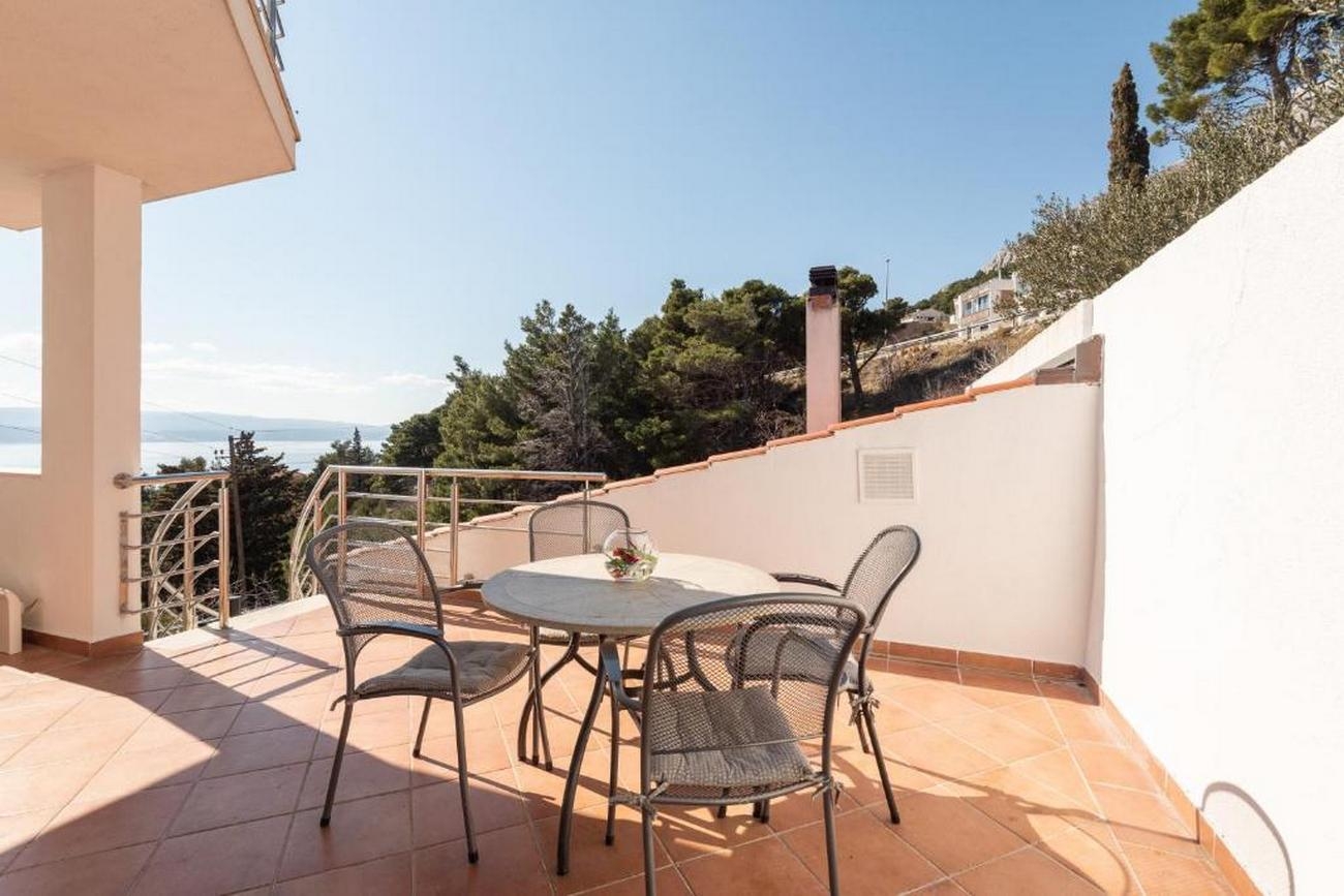 Four bedroom apartment with terrace and sea view Marušići, Omiš  A-a
