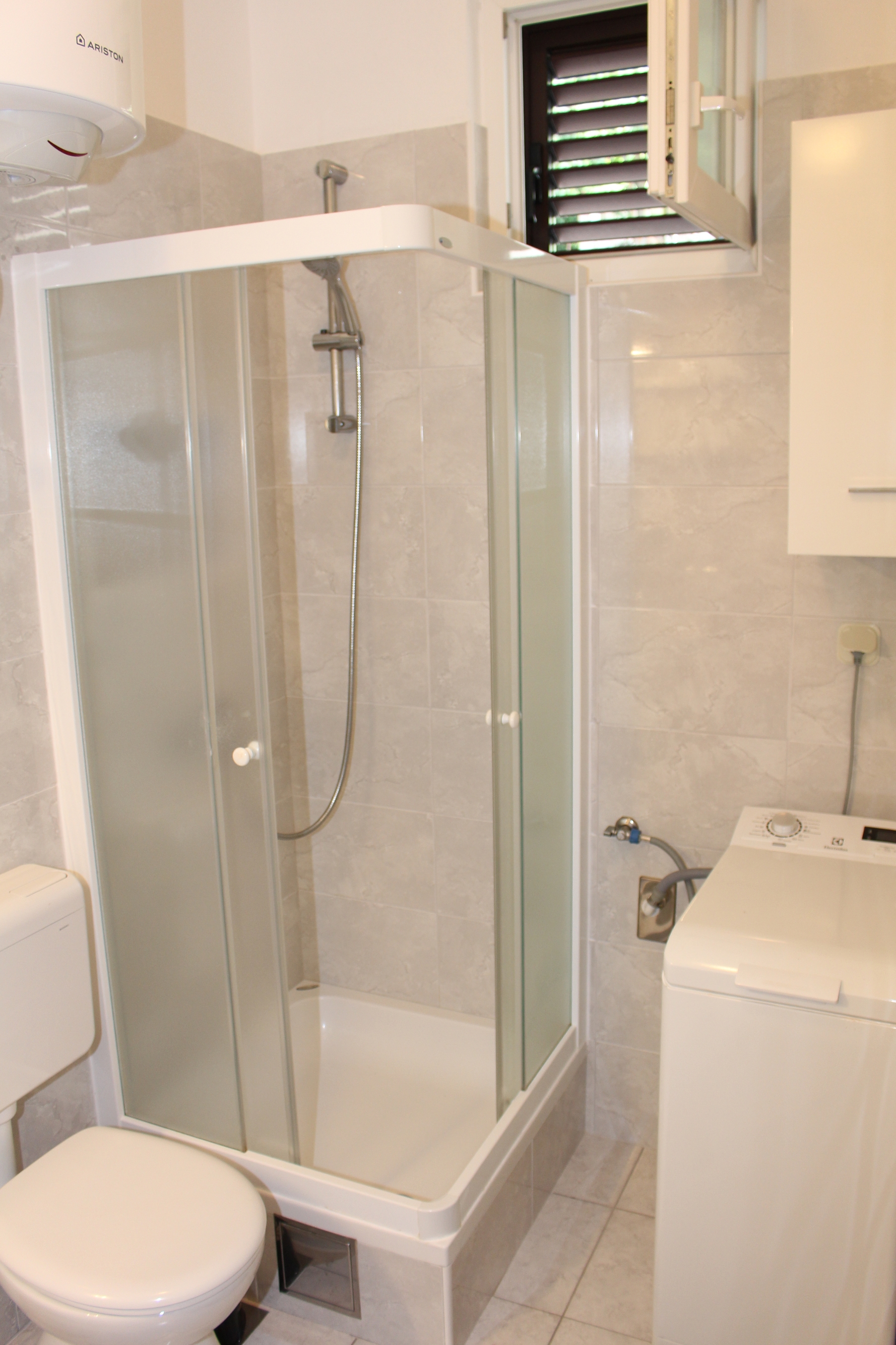 Two bedroom apartment near beach Podgora, Makarska  A-a