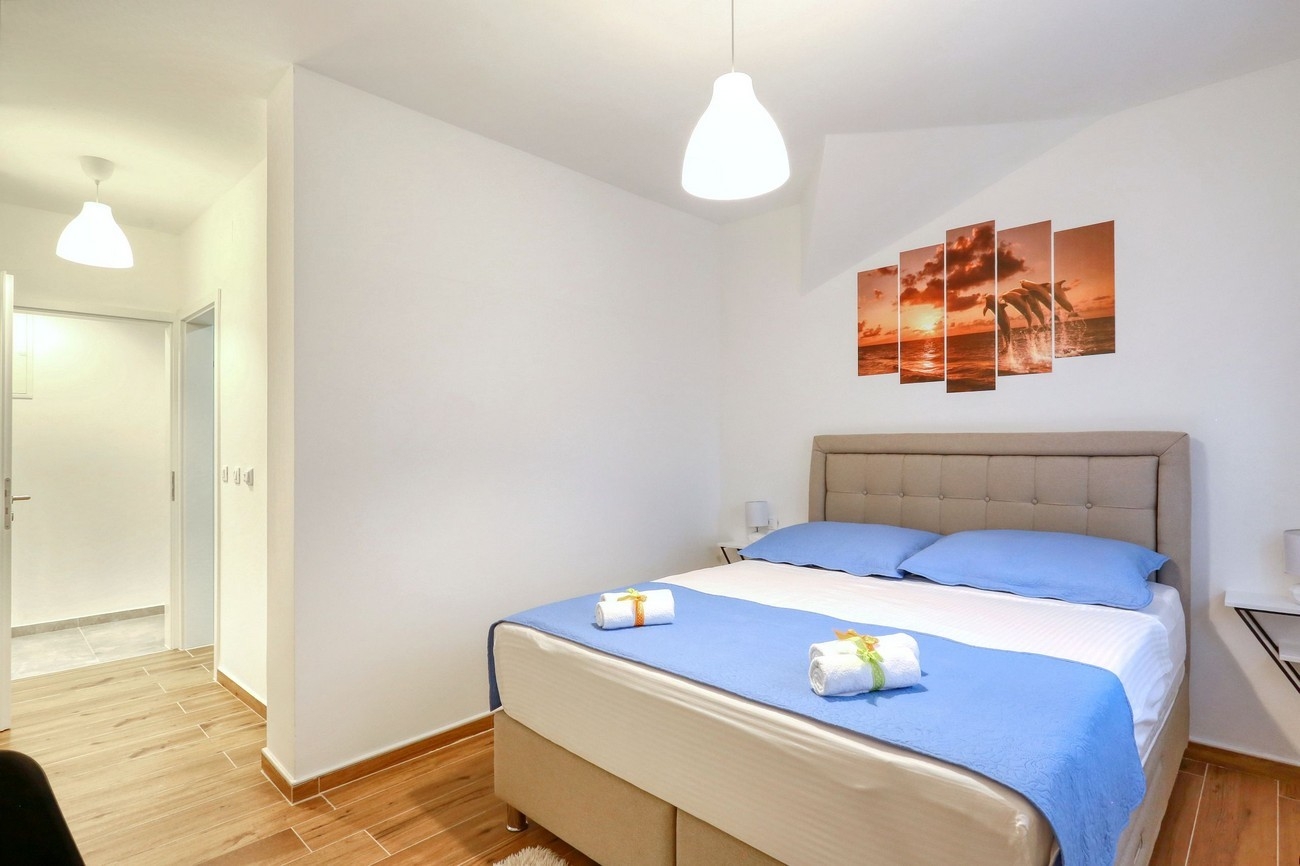 Three bedroom house with terrace and sea view Debeljak, Zadar  K