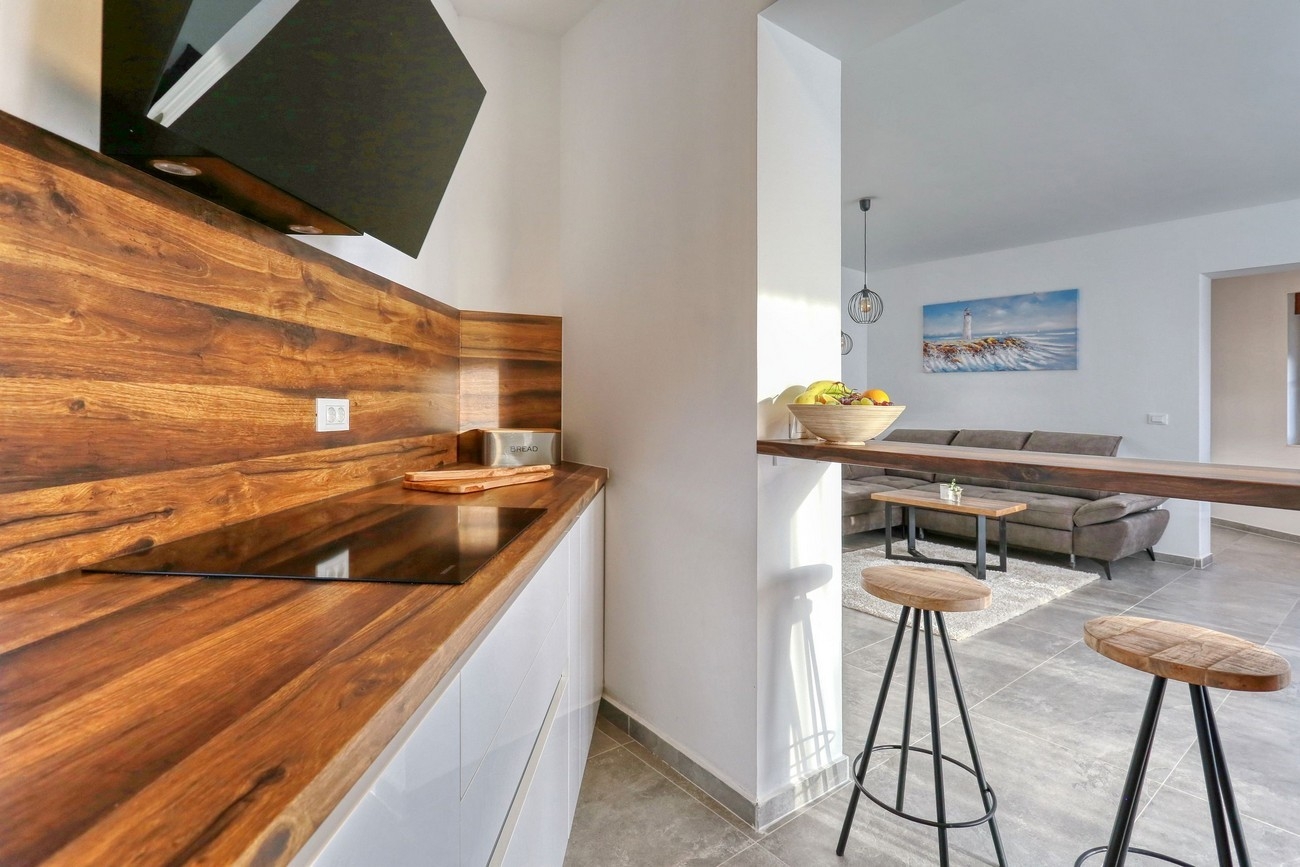 Three bedroom house with terrace and sea view Debeljak, Zadar  K