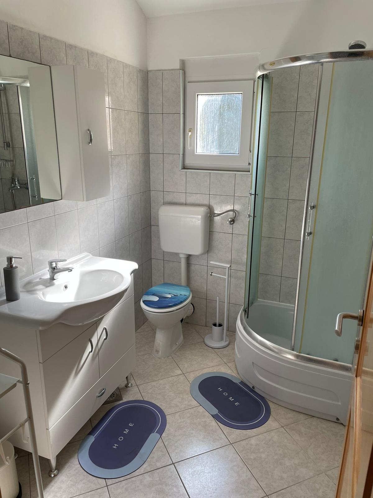 Three bedroom apartment near beach Sušica, Ugljan  A-a