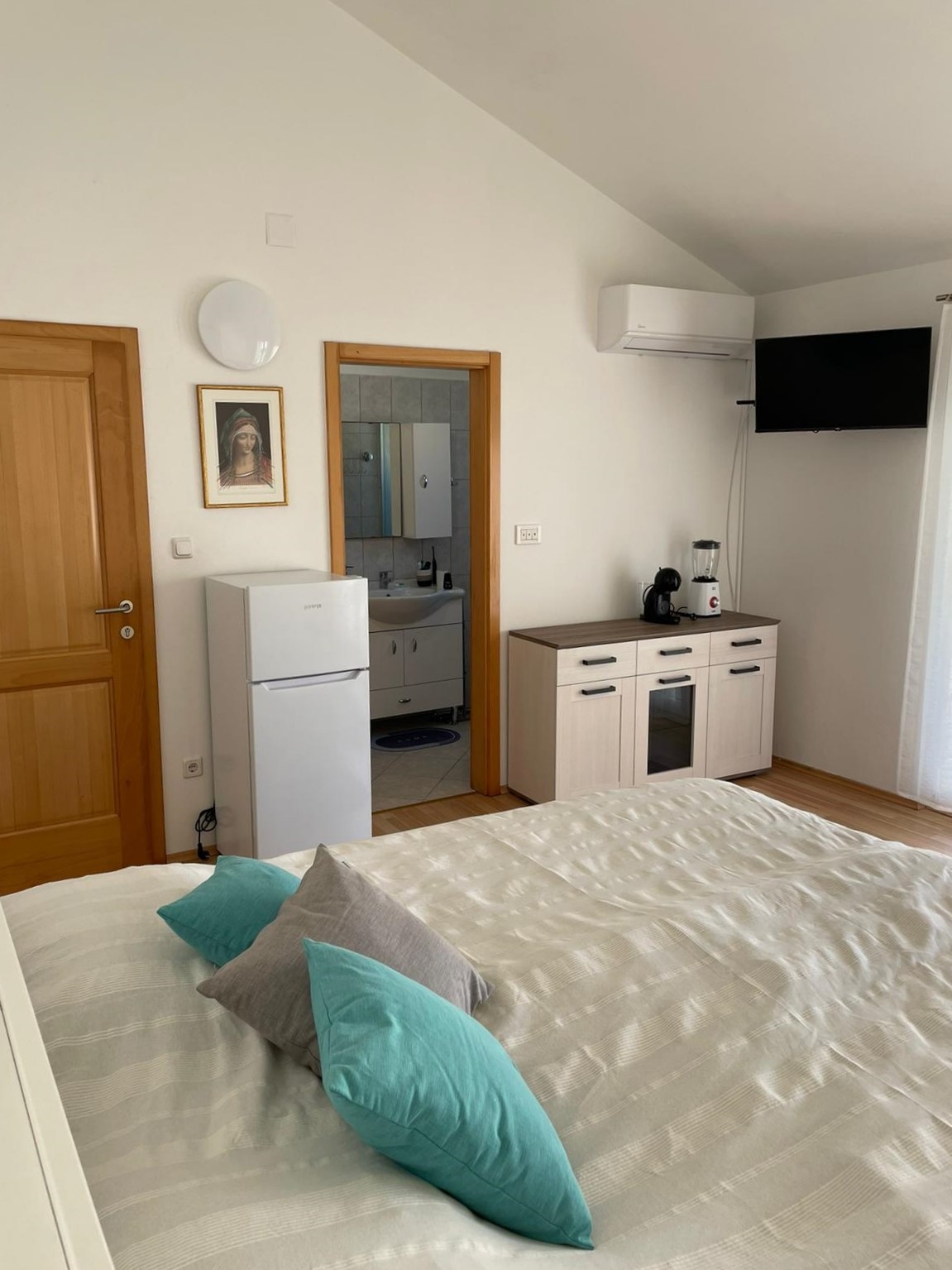 Three bedroom apartment near beach Sušica, Ugljan  A-a