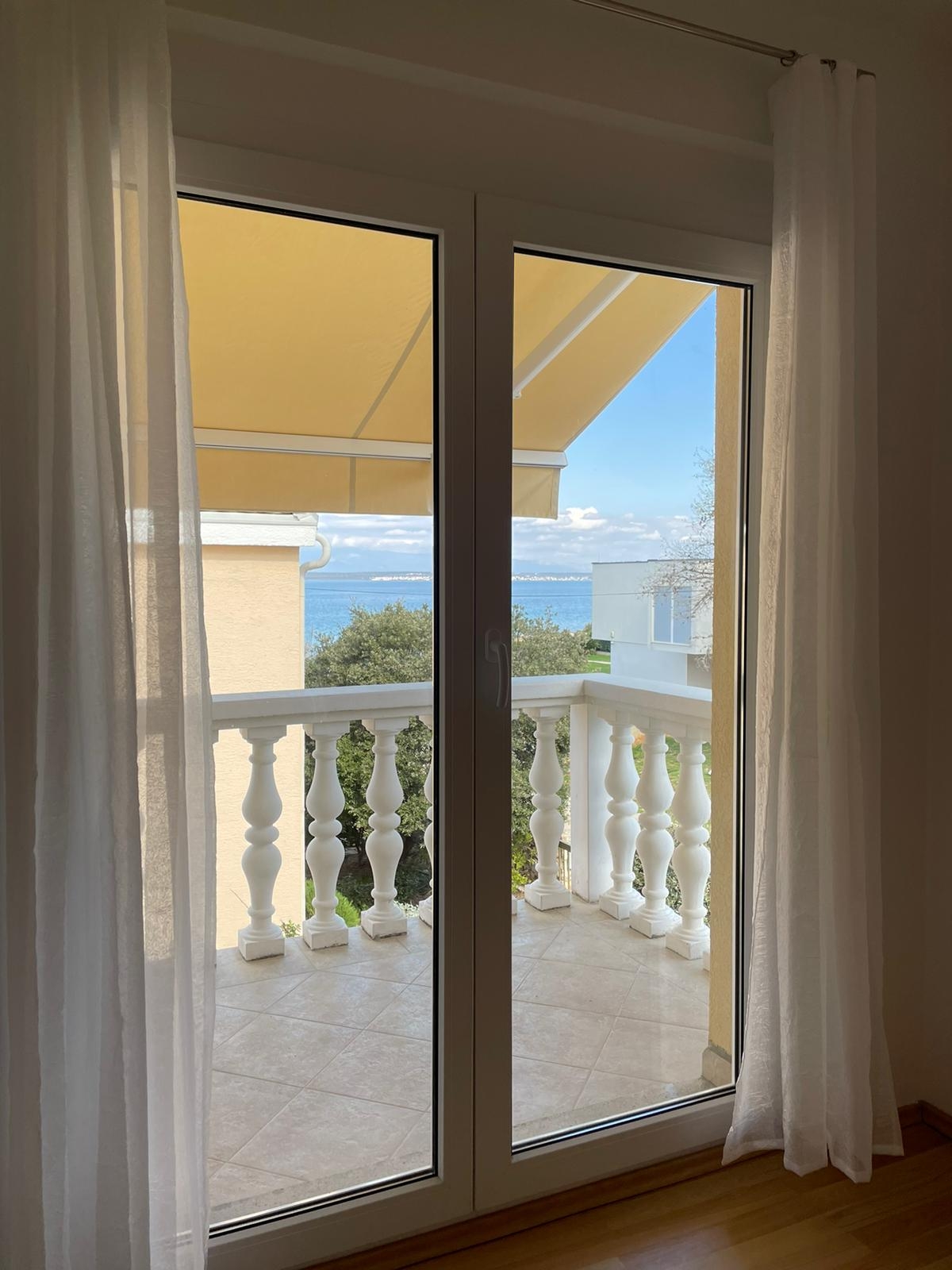 Three bedroom apartment near beach Sušica, Ugljan  A-a