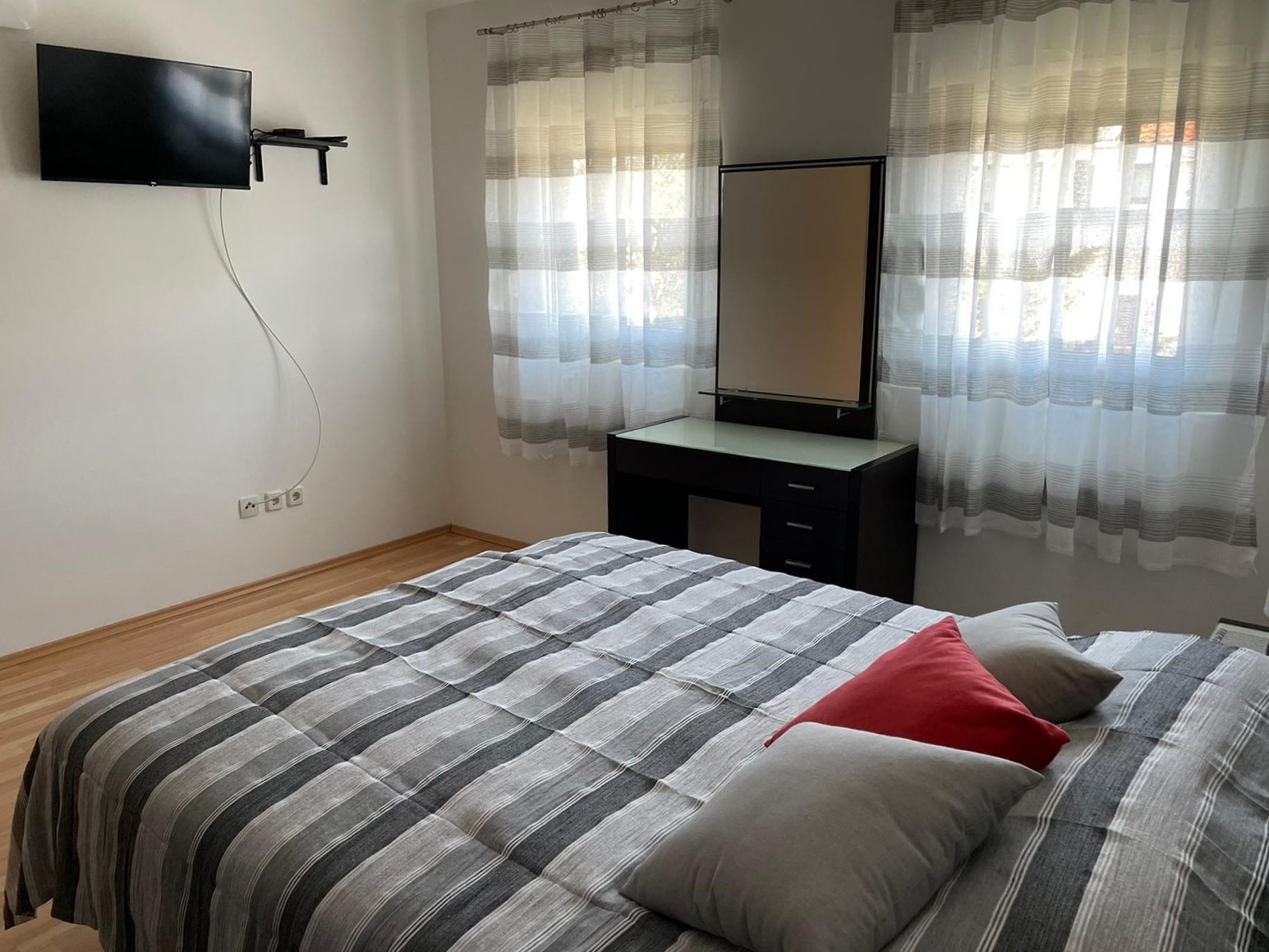 Three bedroom apartment near beach Sušica, Ugljan  A-a