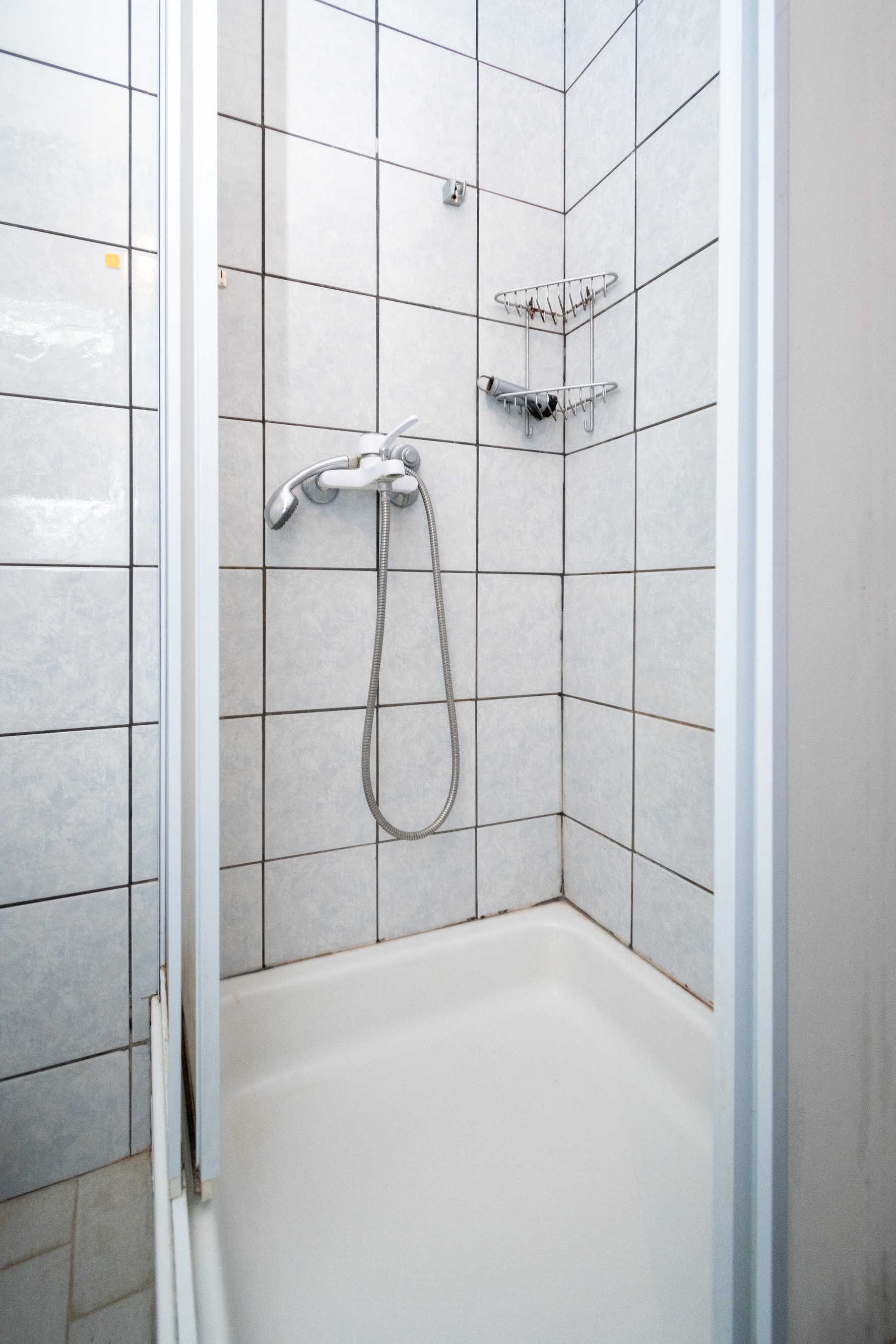Comfortable and spacious apartment near beach Vir  A-a