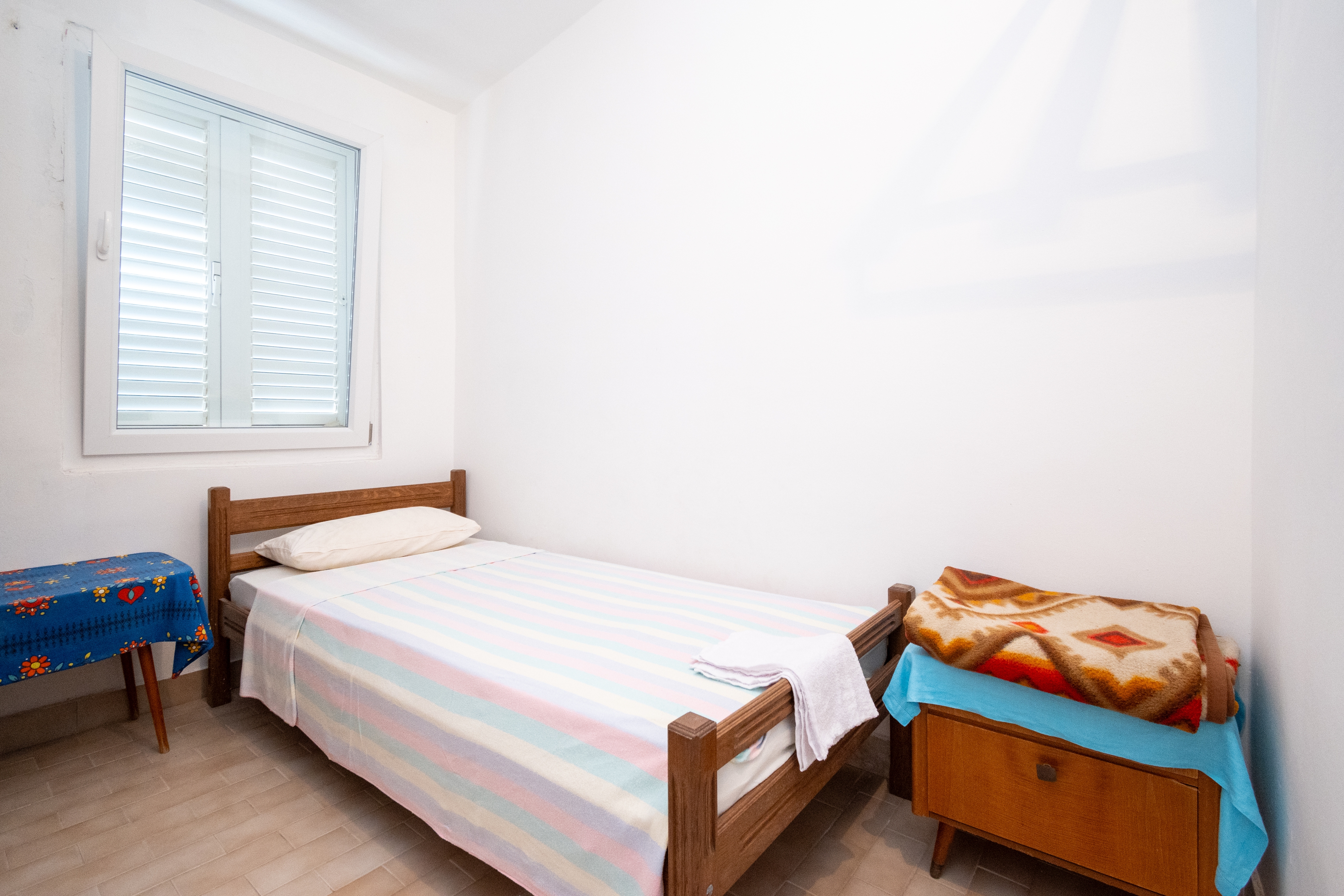 Comfortable and spacious apartment near beach Vir  A-a