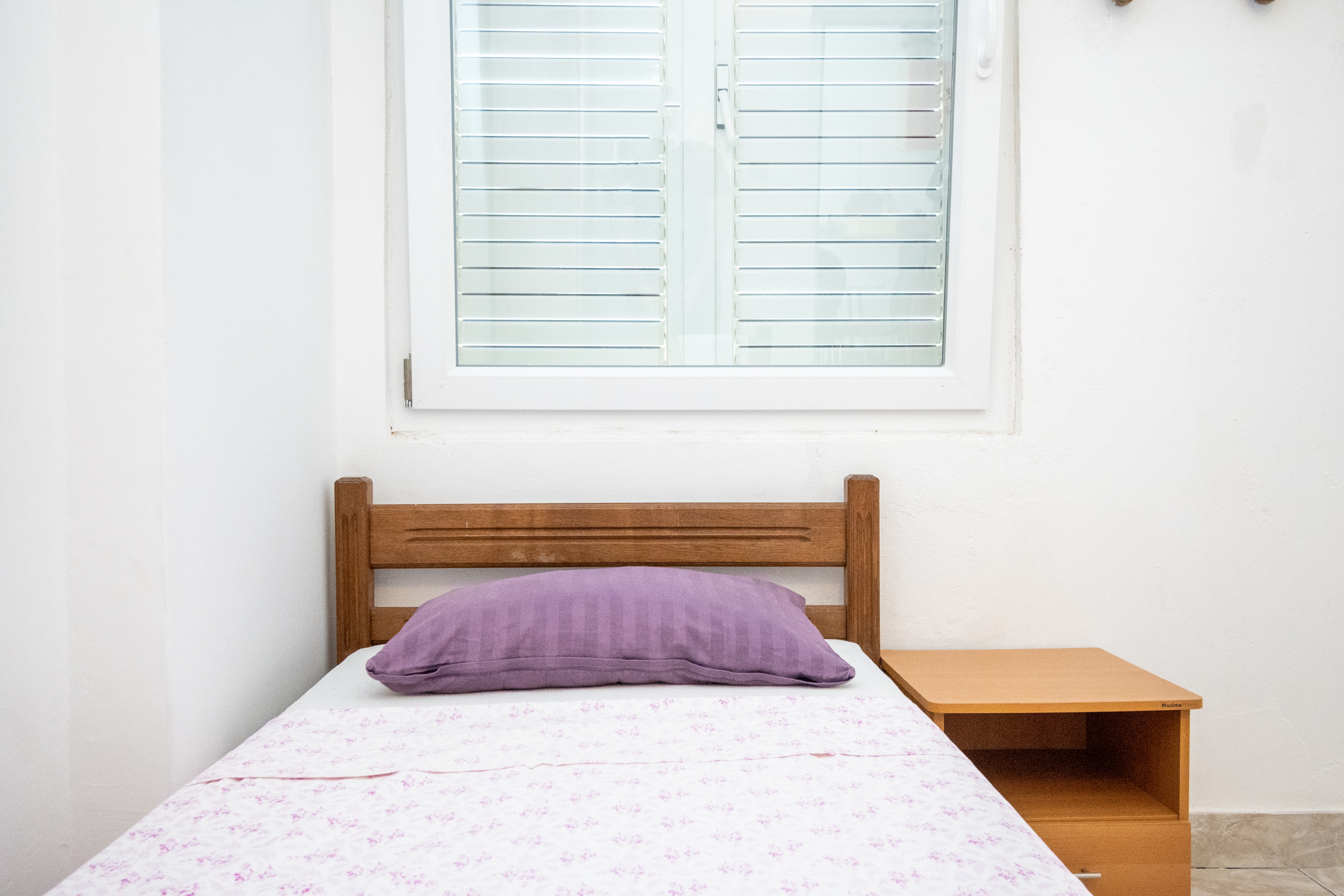 Comfortable and spacious apartment near beach Vir  A-a