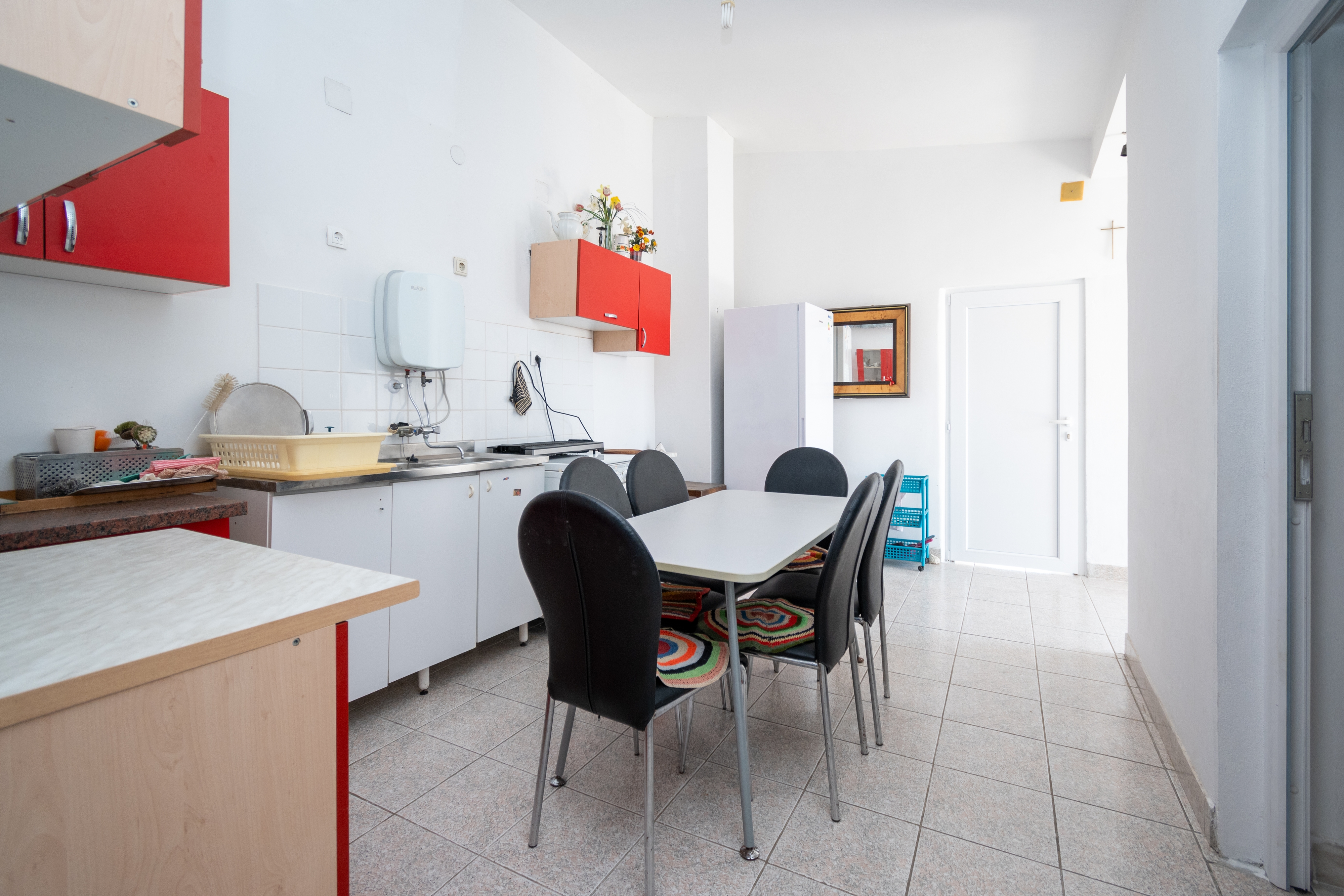 Comfortable and spacious apartment near beach Vir  A-a