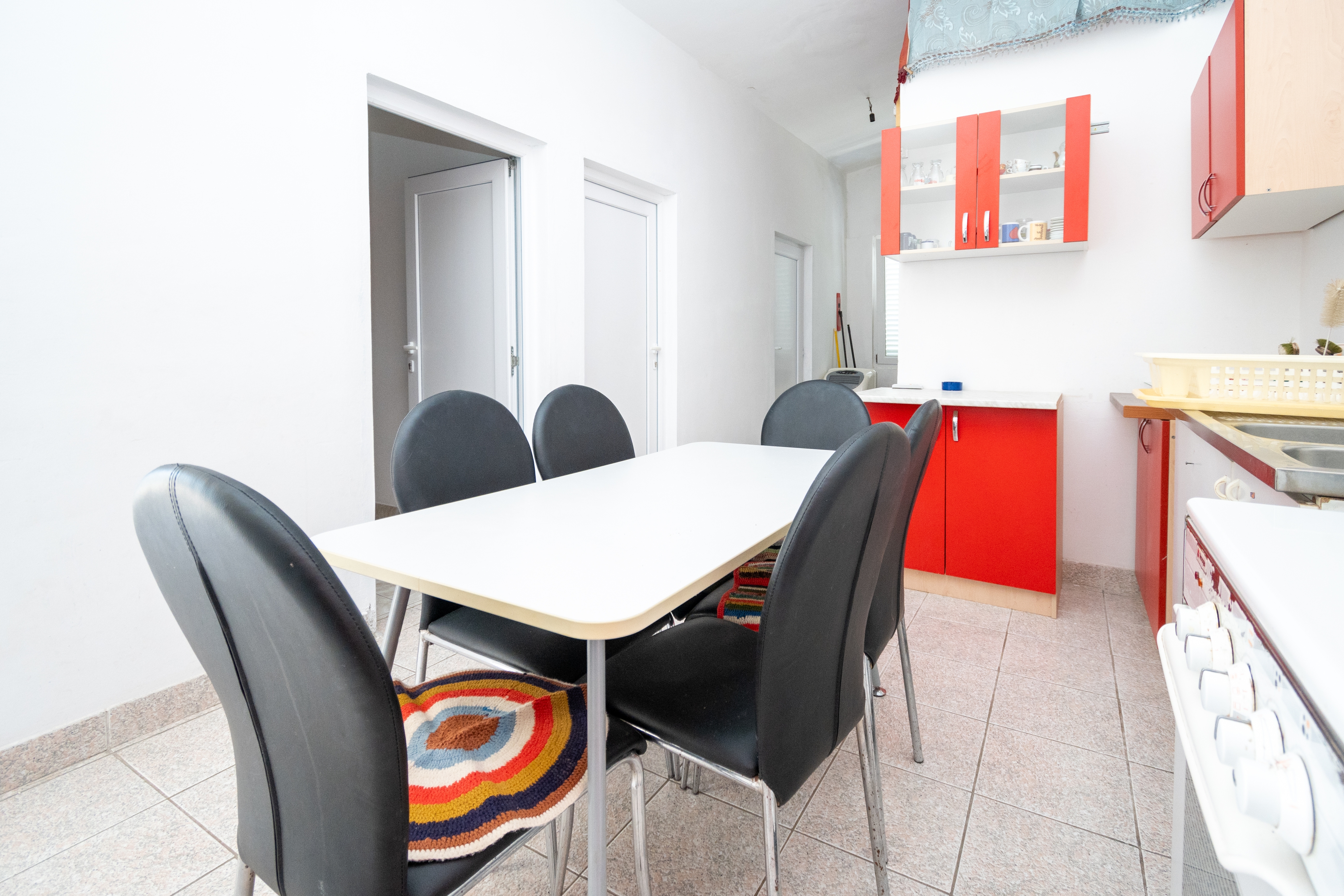 Comfortable and spacious apartment near beach Vir  A-a